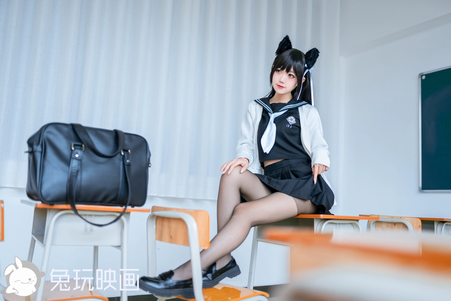 C33.001 爱宕黑丝JK [40P-460MB]