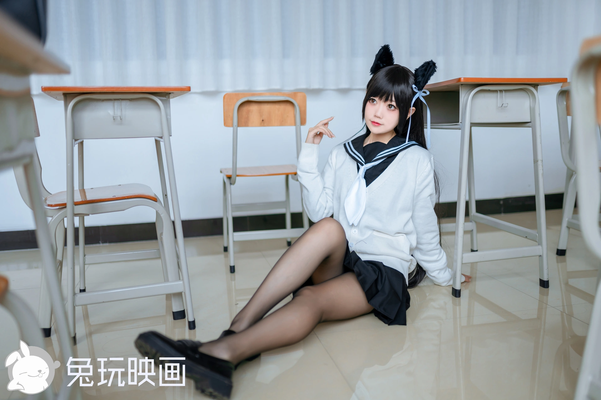 C33.001 爱宕黑丝JK [40P-460MB]