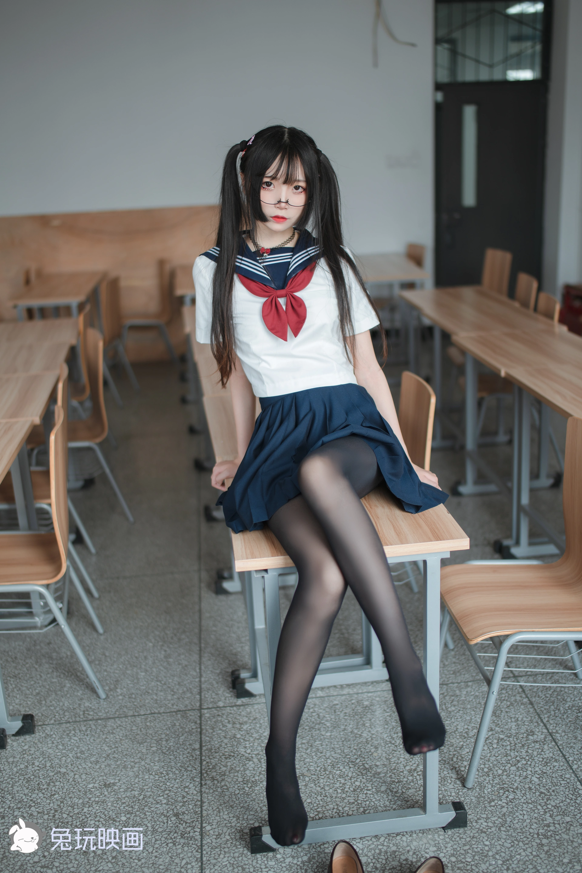 VOL.017 五更百鬼 黑丝学妹 [46P-962MB]