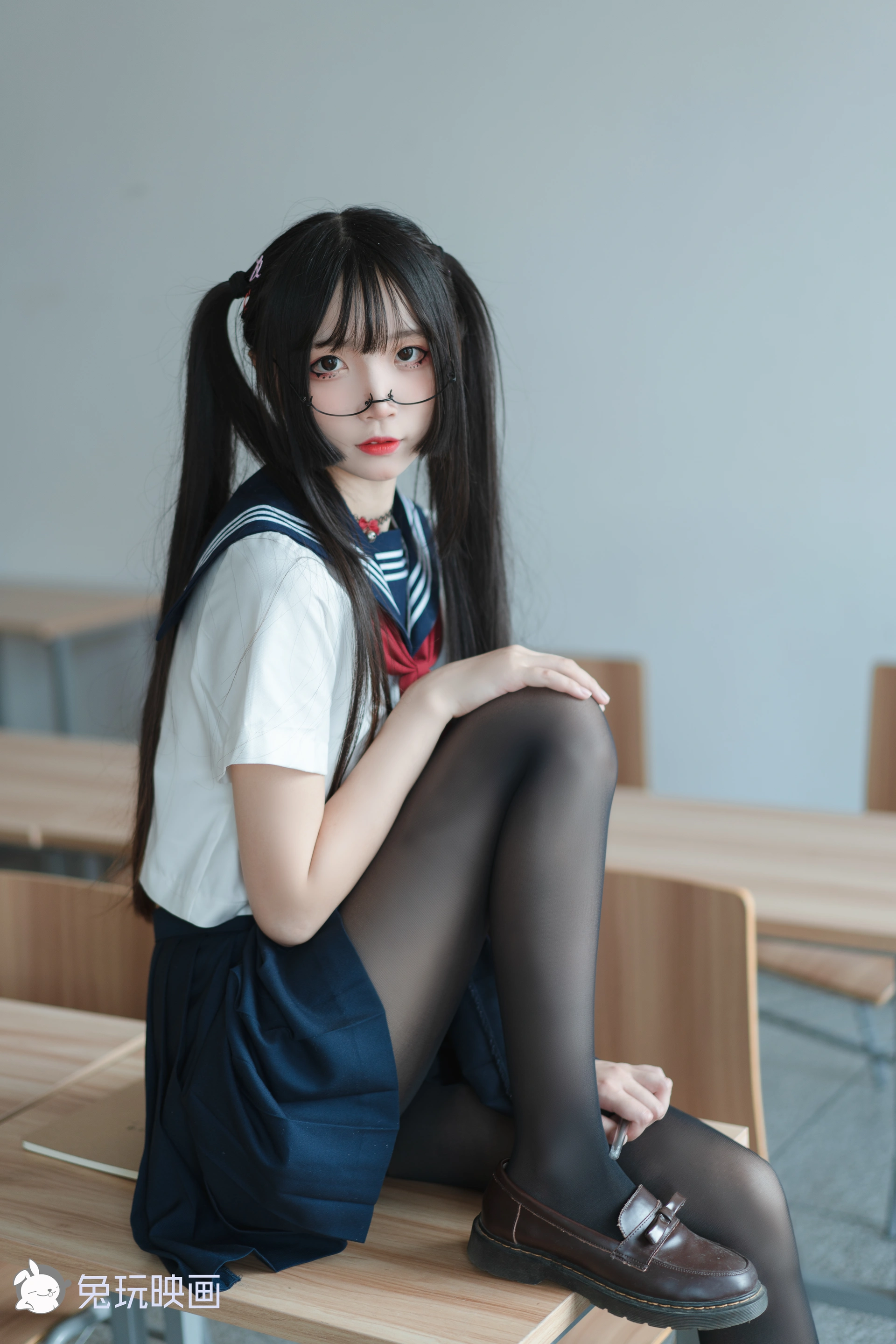 VOL.017 五更百鬼 黑丝学妹 [46P-962MB]