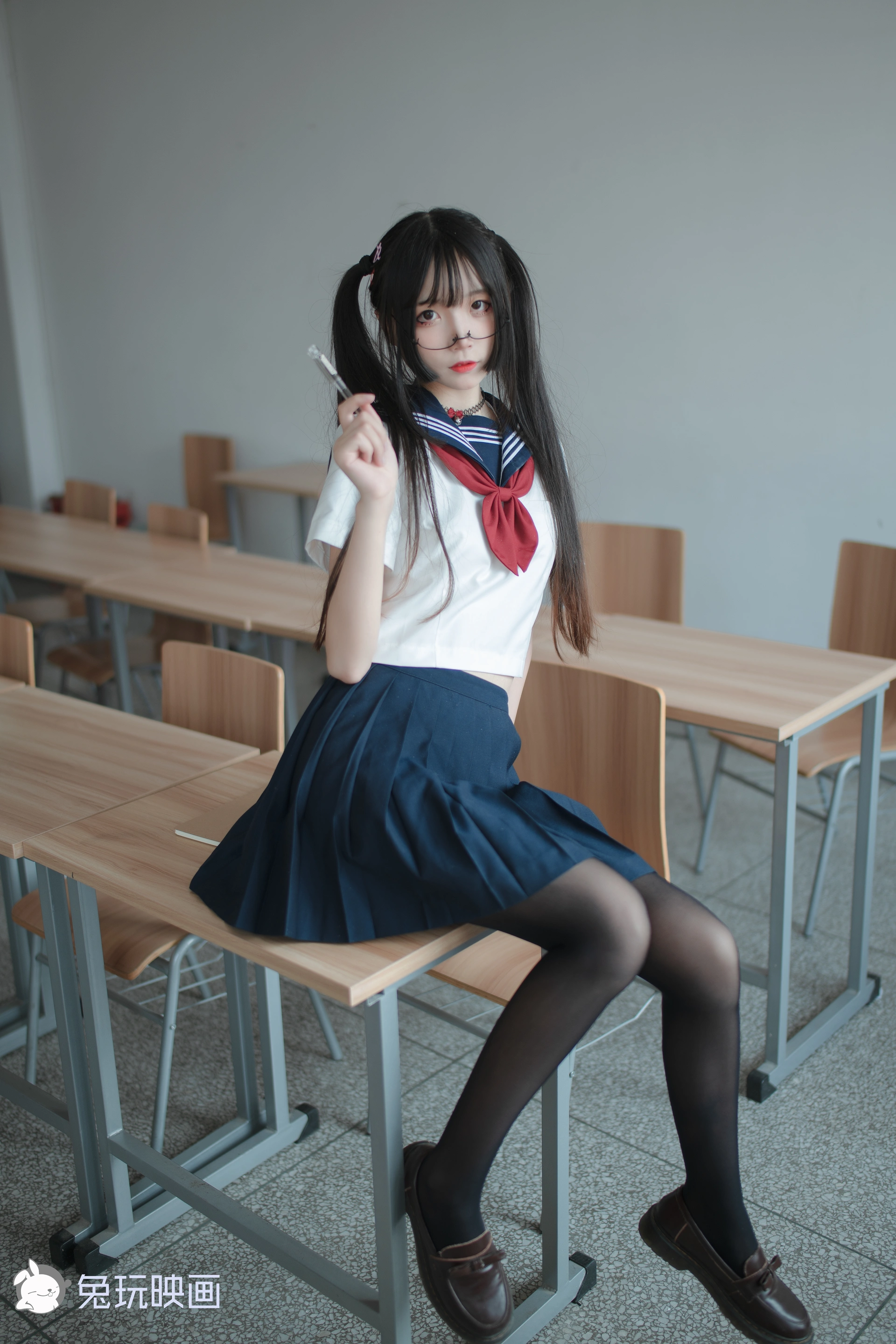 VOL.017 五更百鬼 黑丝学妹 [46P-962MB]