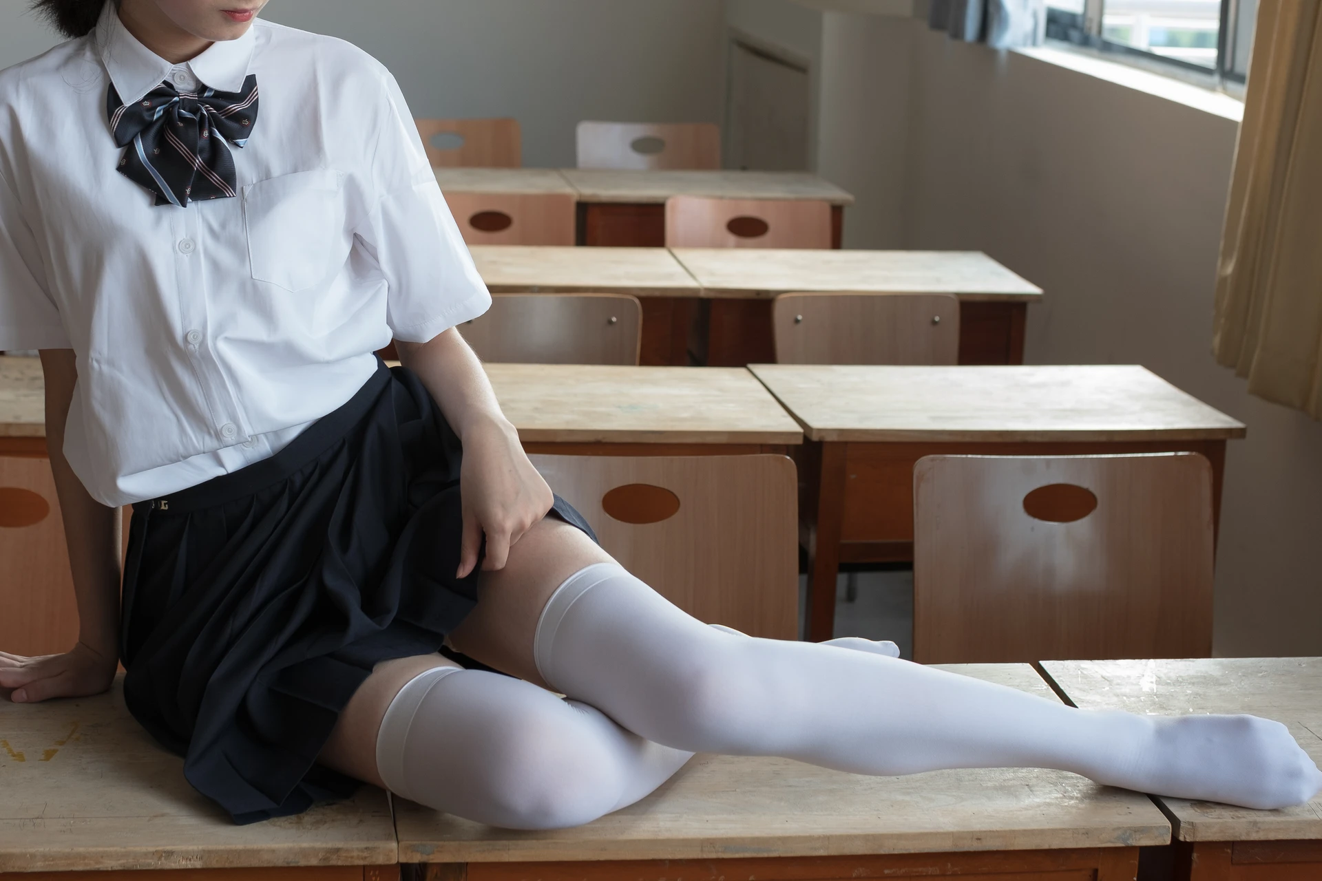 森萝财团 BETA-022 [66P-636M]—校服, 白丝, 美腿