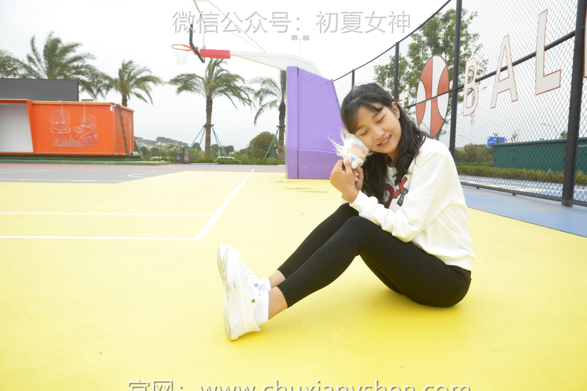 初夏女神 NO.082 点点 休闲卫衣[150P+1V／5.26GB]