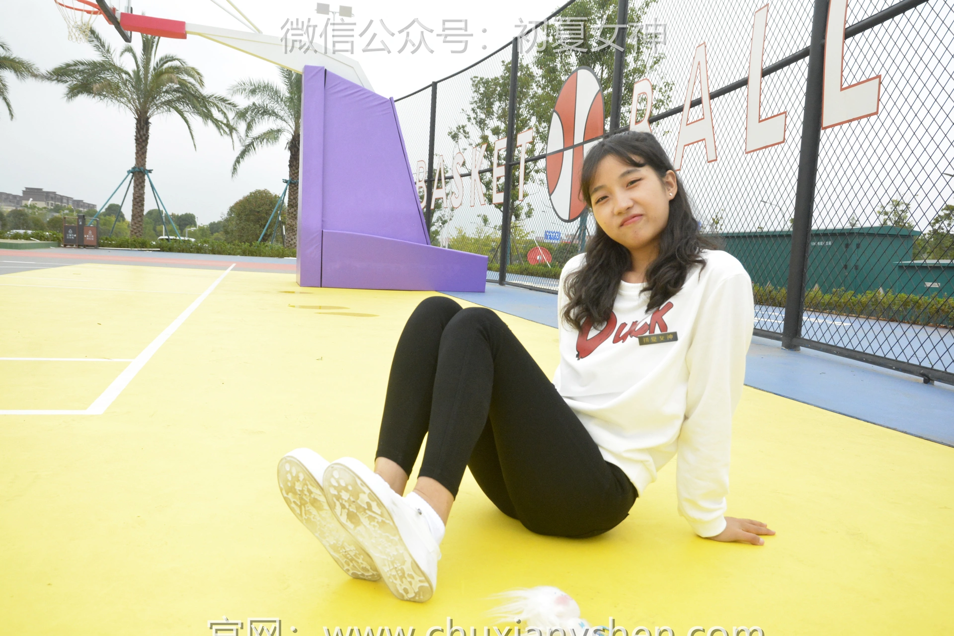 初夏女神 NO.082 点点 休闲卫衣[150P+1V／5.26GB]
