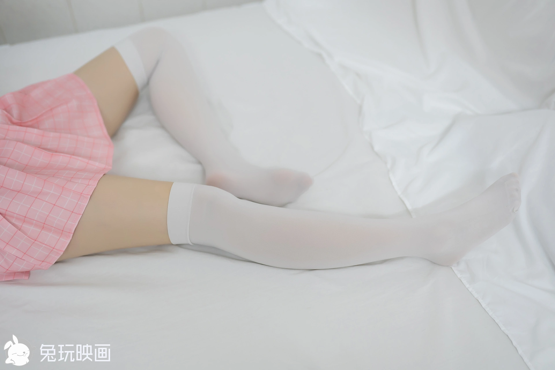 D64.005 兔玩映画 格裙 [40P-69MB]