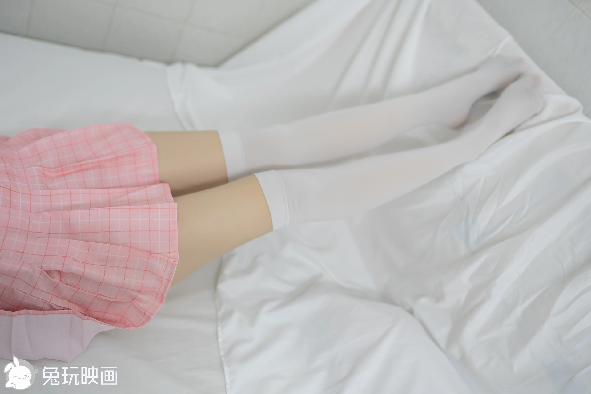 D64.005 兔玩映画 格裙 [40P-69MB]
