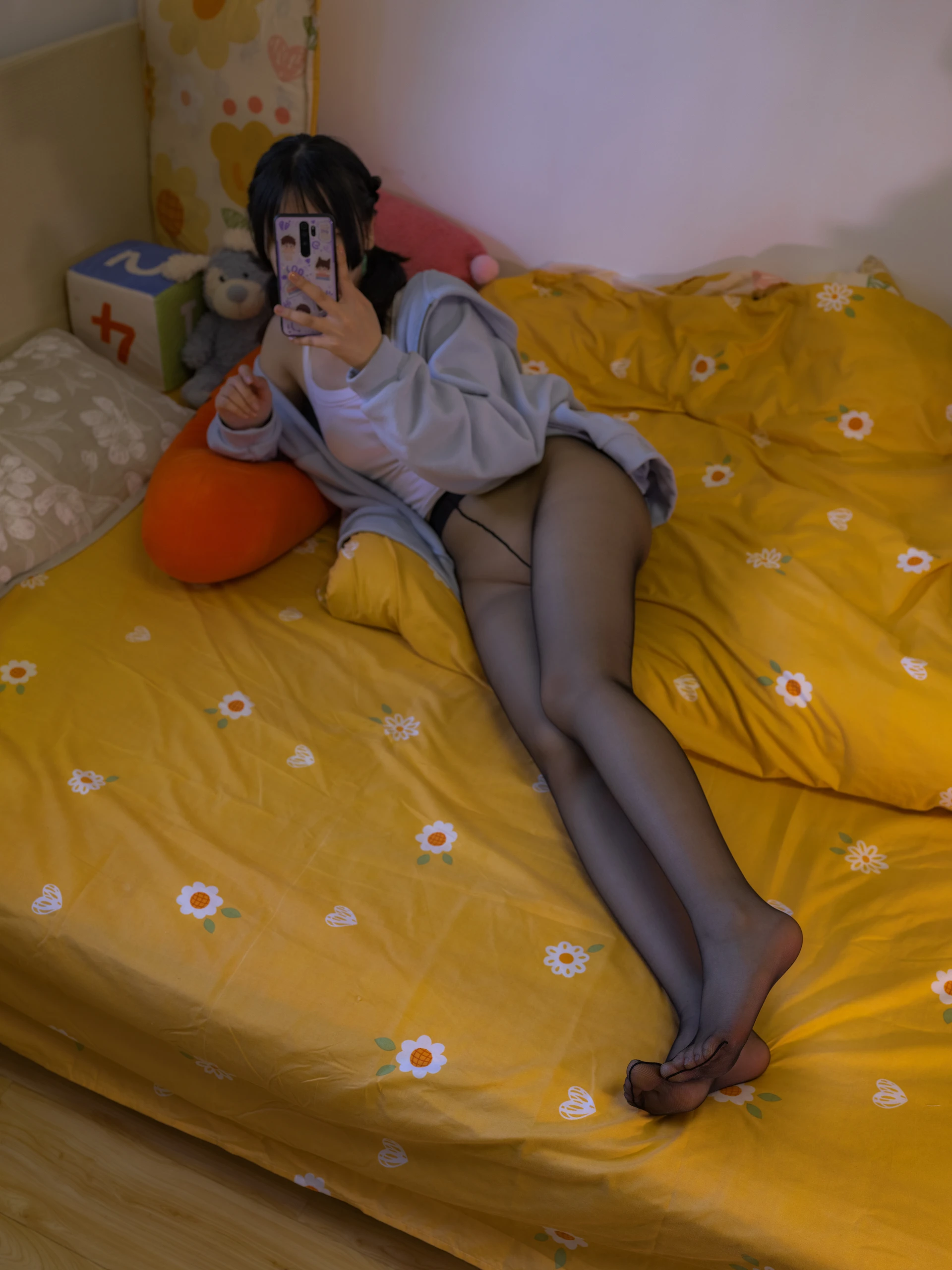 森萝财团 月下-07 小夜 黑丝 10D 超薄 [100P1V-9.44GB]