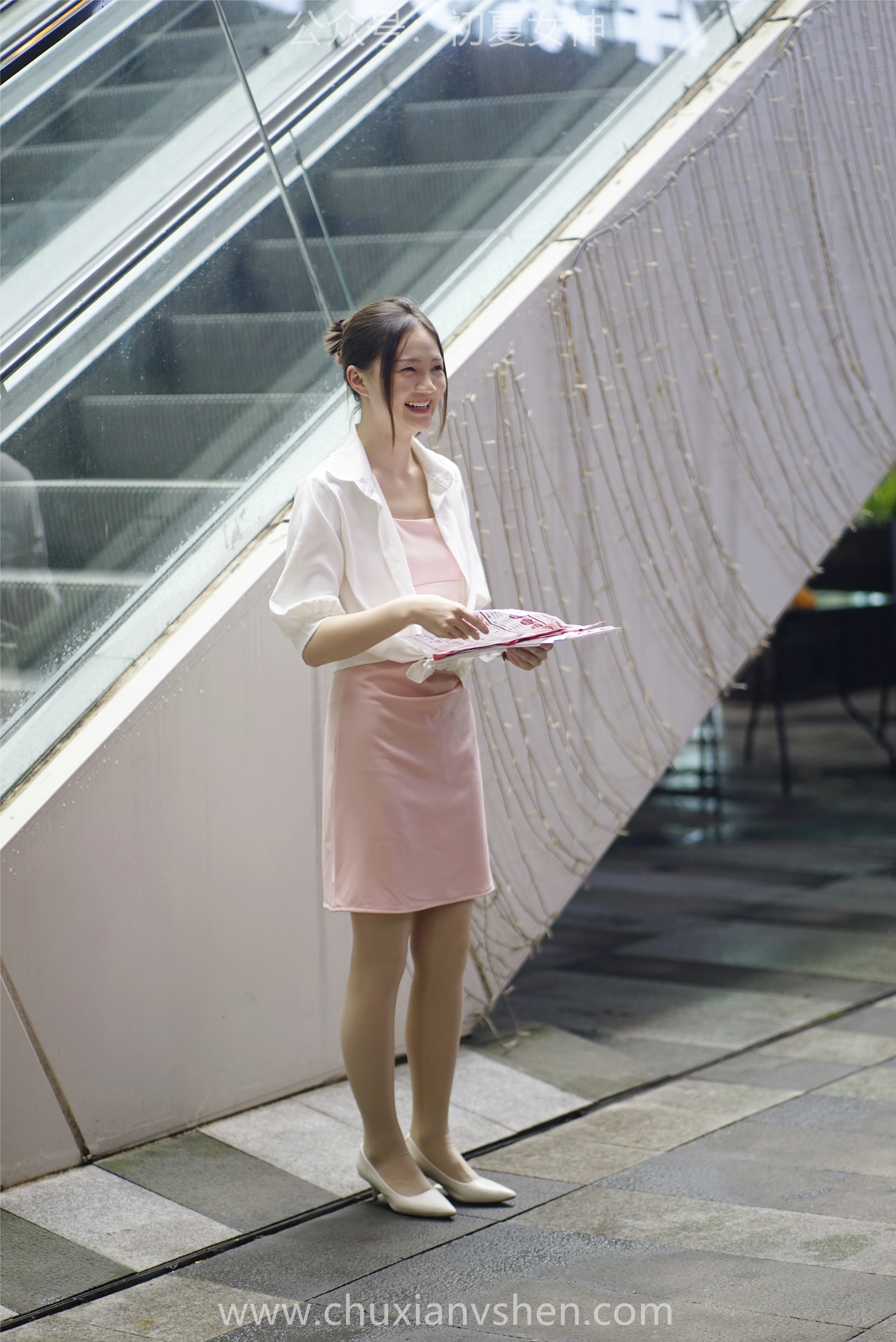 初夏女神 NO.066 大发 周末兼职[226P+1V／7.36GB]