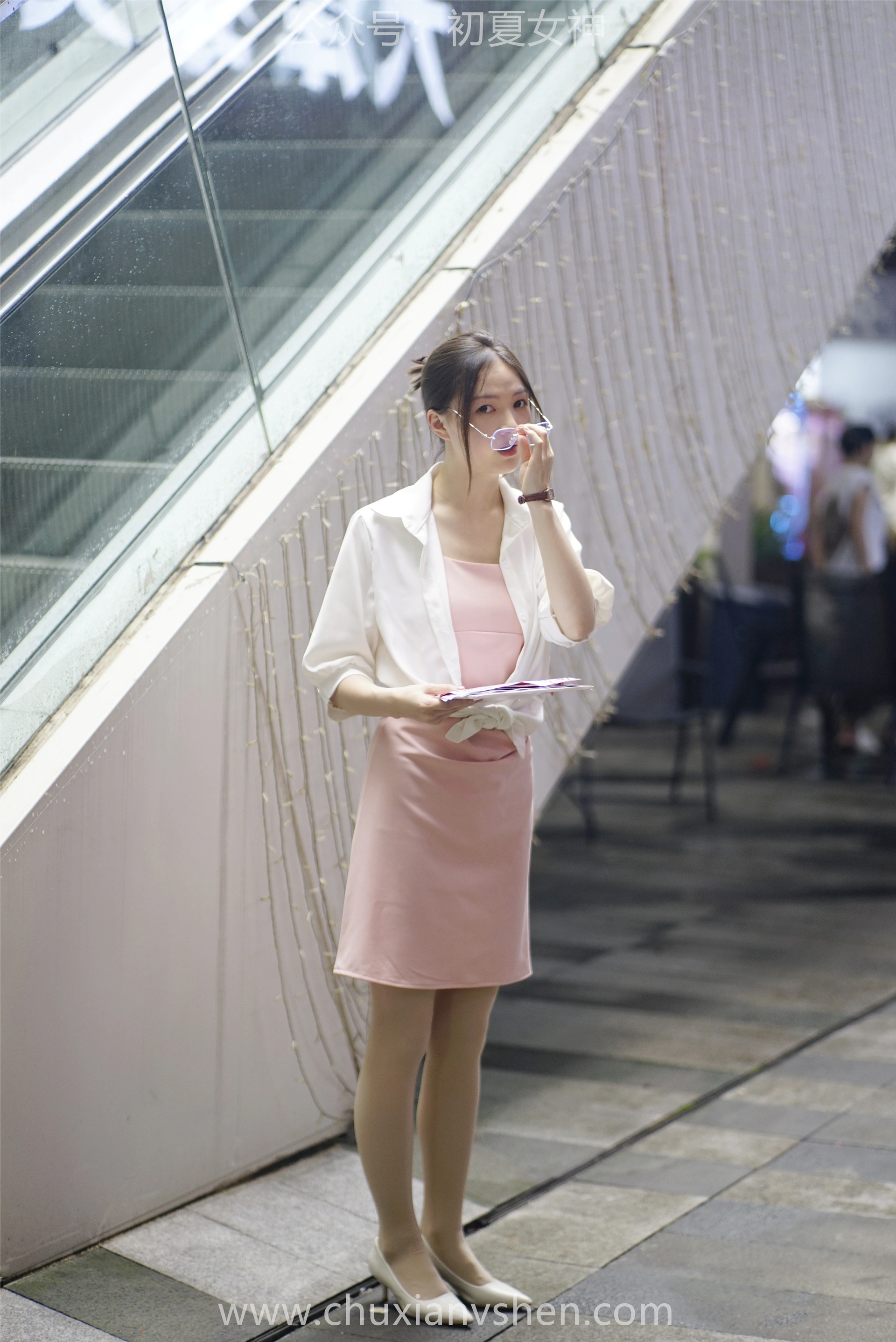 初夏女神 NO.066 大发 周末兼职[226P+1V／7.36GB]