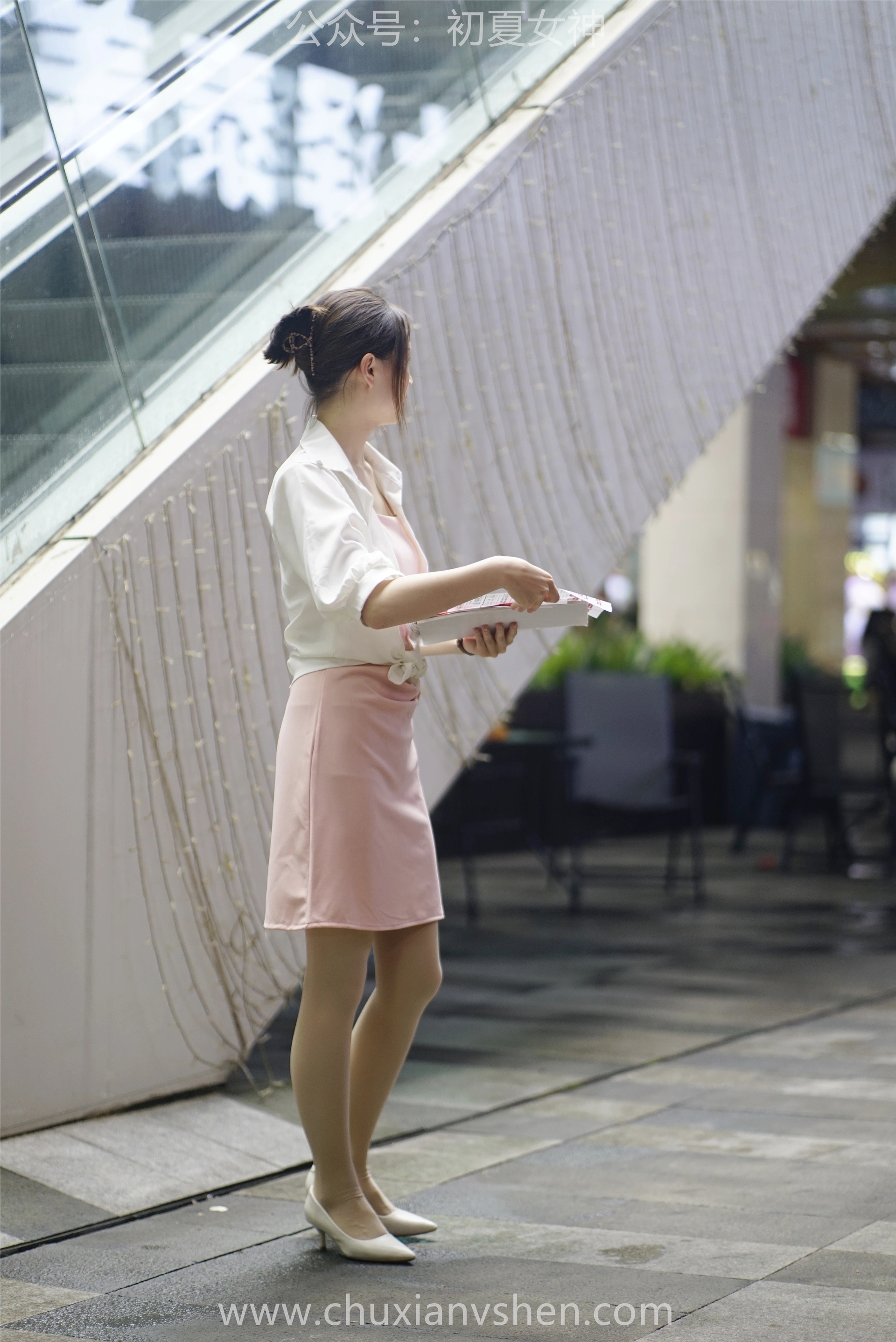 初夏女神 NO.066 大发 周末兼职[226P+1V／7.36GB]