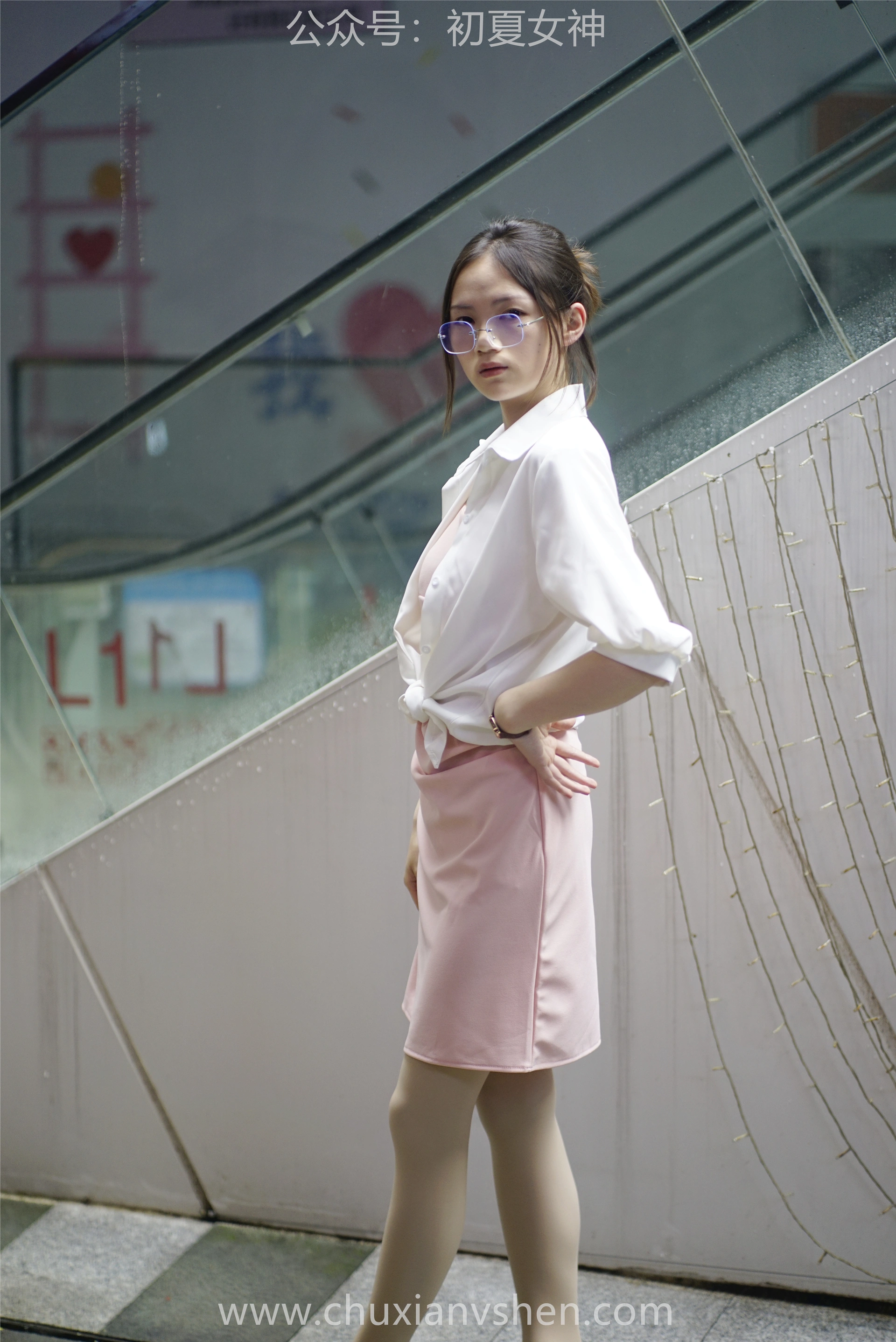 初夏女神 NO.066 大发 周末兼职[226P+1V／7.36GB]