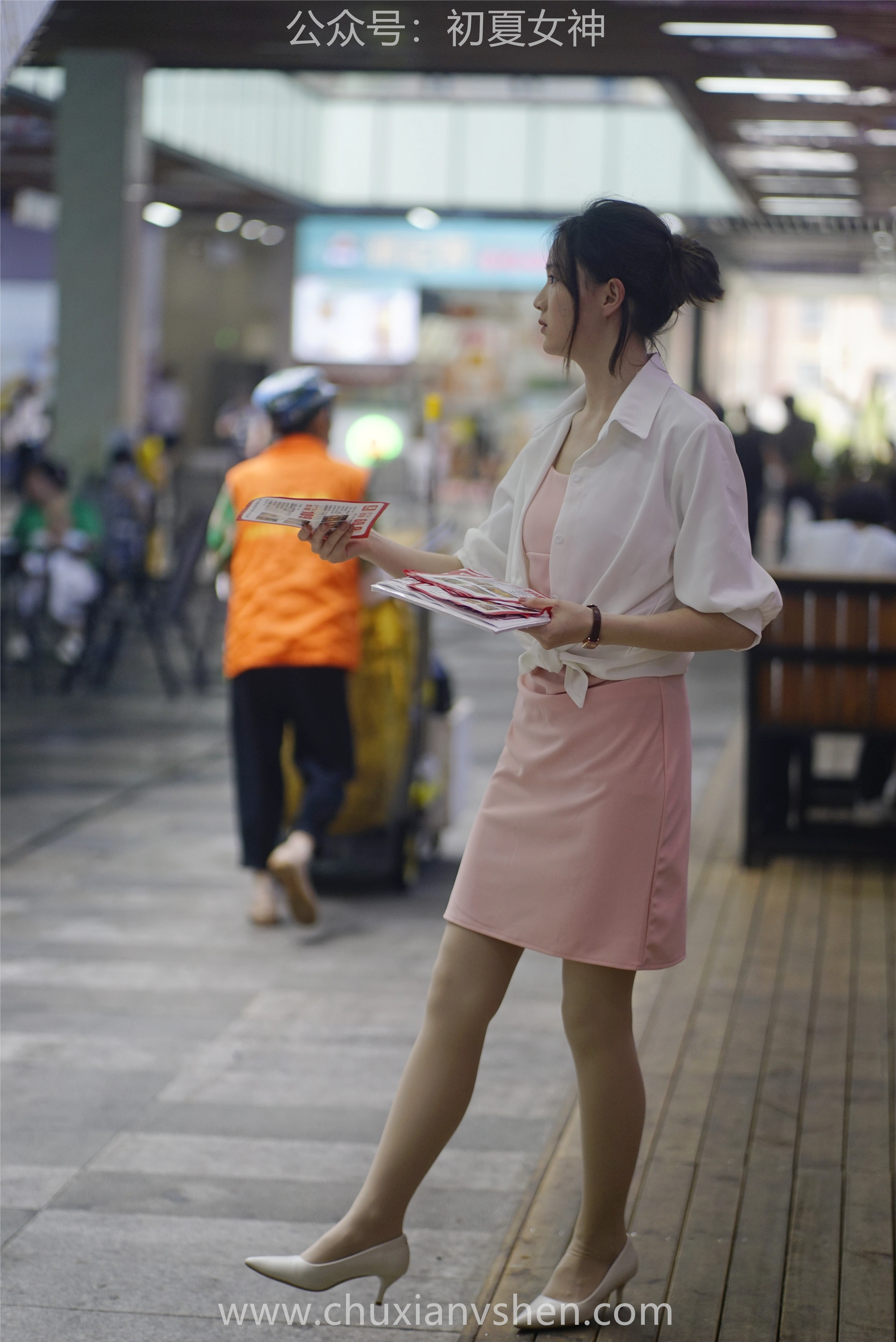 初夏女神 NO.066 大发 周末兼职[226P+1V／7.36GB]
