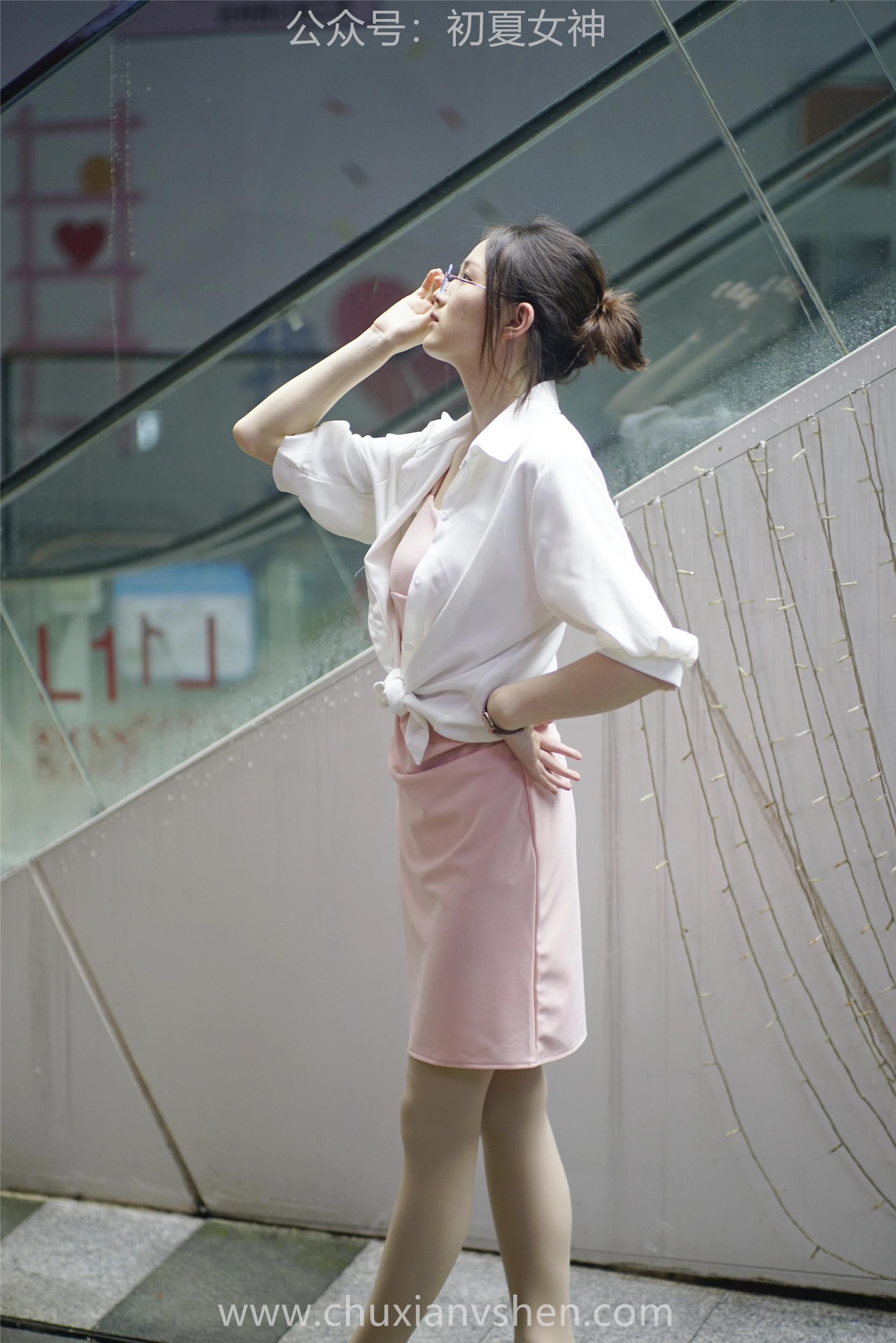 初夏女神 NO.066 大发 周末兼职[226P+1V／7.36GB]