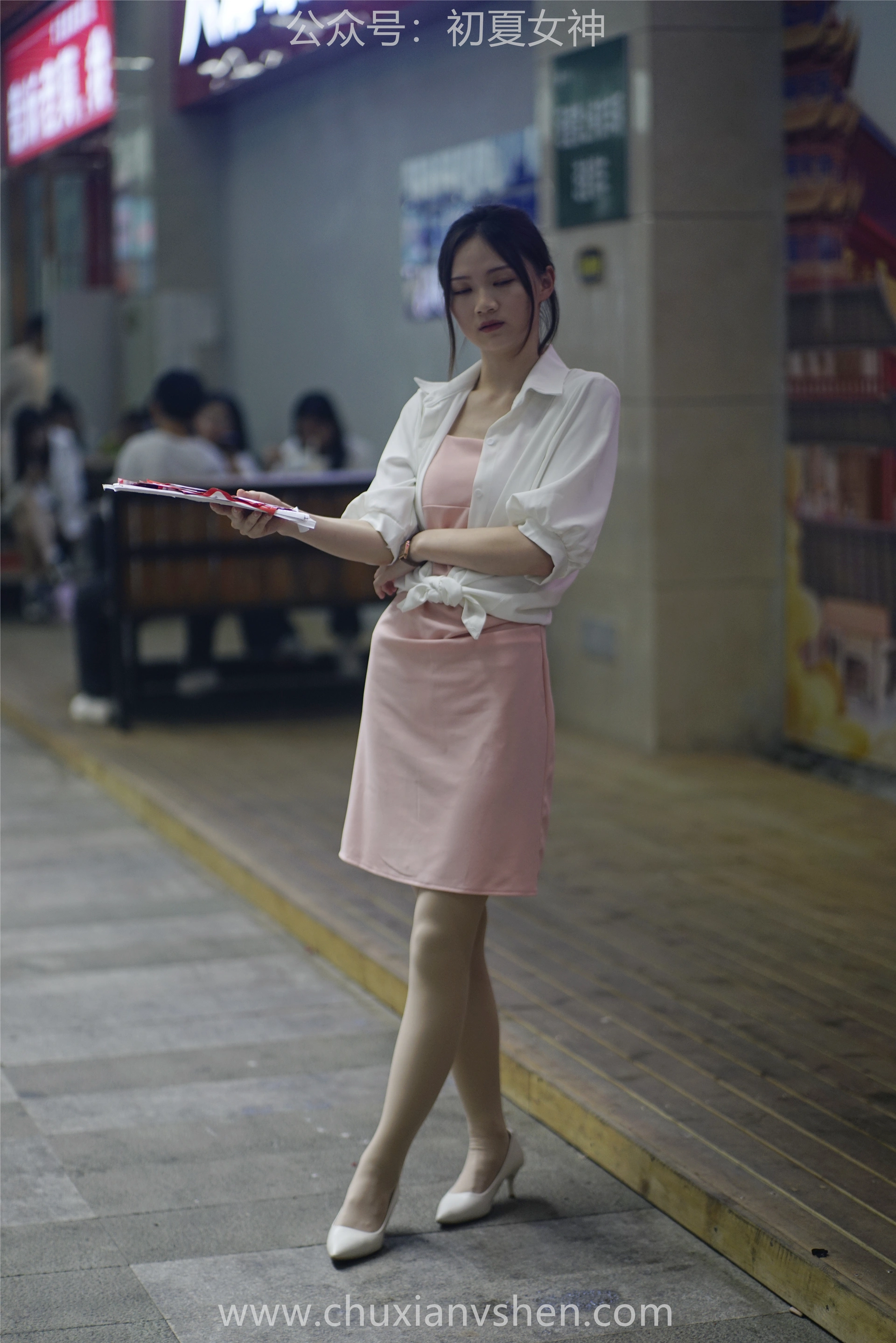 初夏女神 NO.066 大发 周末兼职[226P+1V／7.36GB]