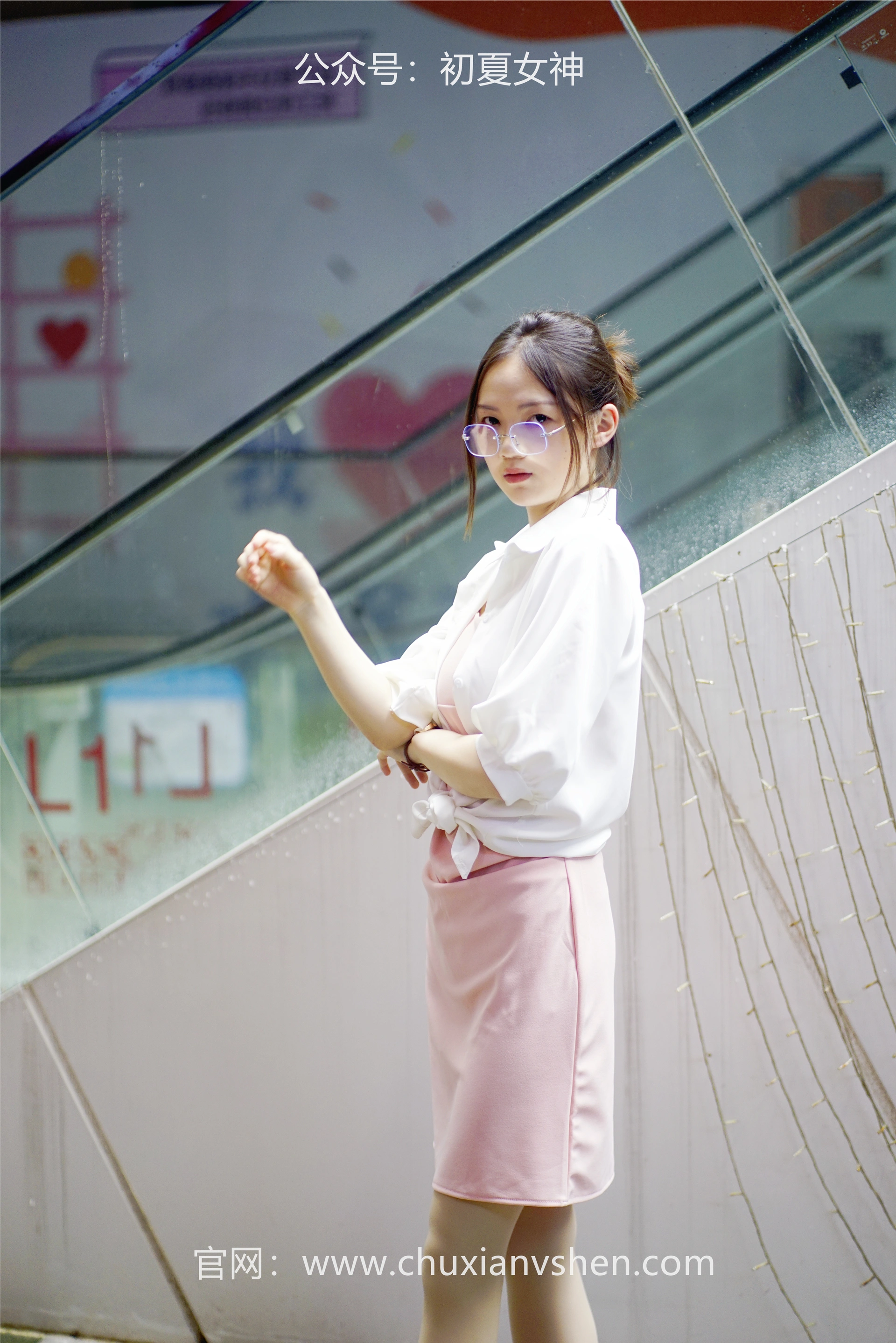 初夏女神 NO.066 大发 周末兼职[226P+1V／7.36GB]
