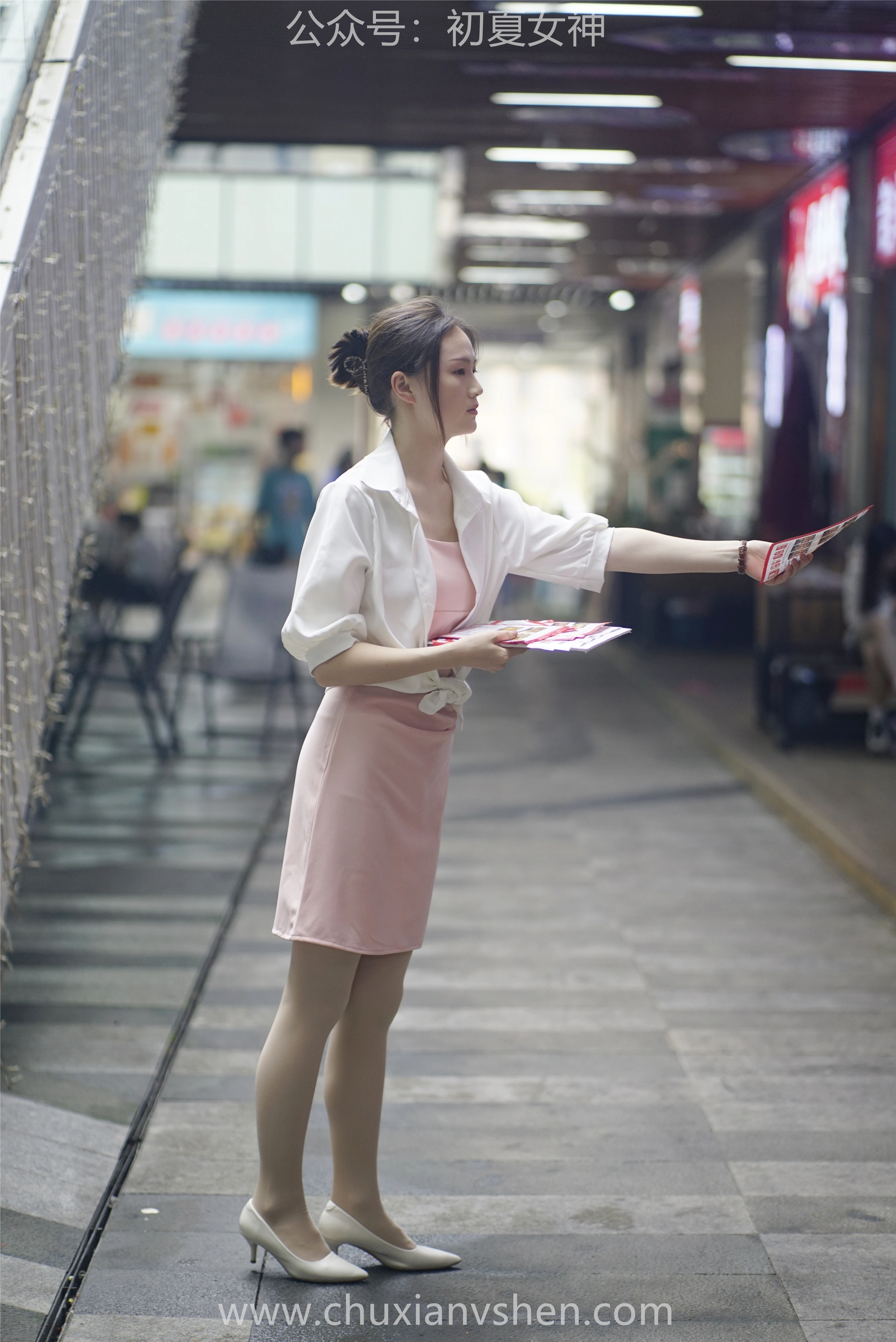 初夏女神 NO.066 大发 周末兼职[226P+1V／7.36GB]