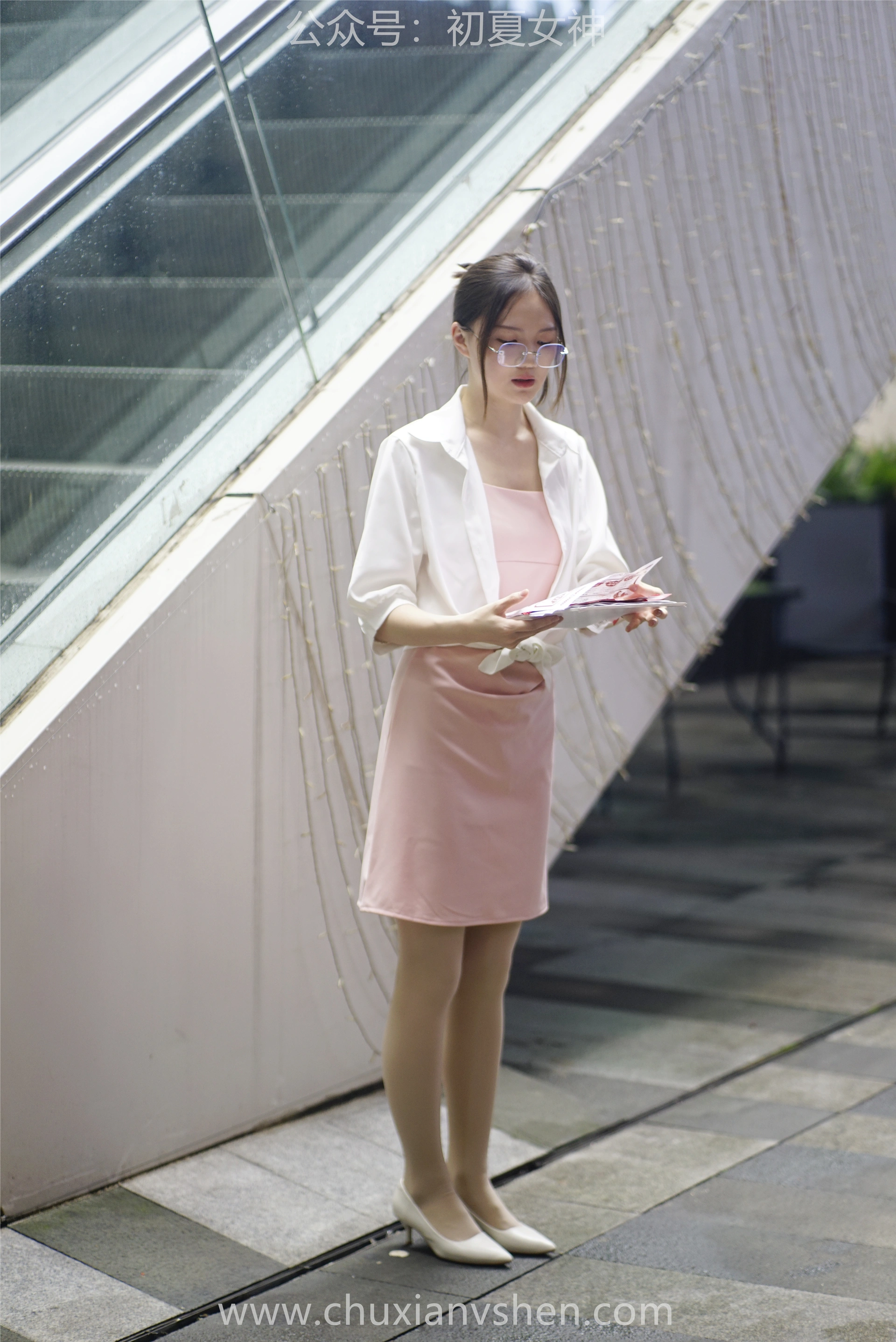 初夏女神 NO.066 大发 周末兼职[226P+1V／7.36GB]