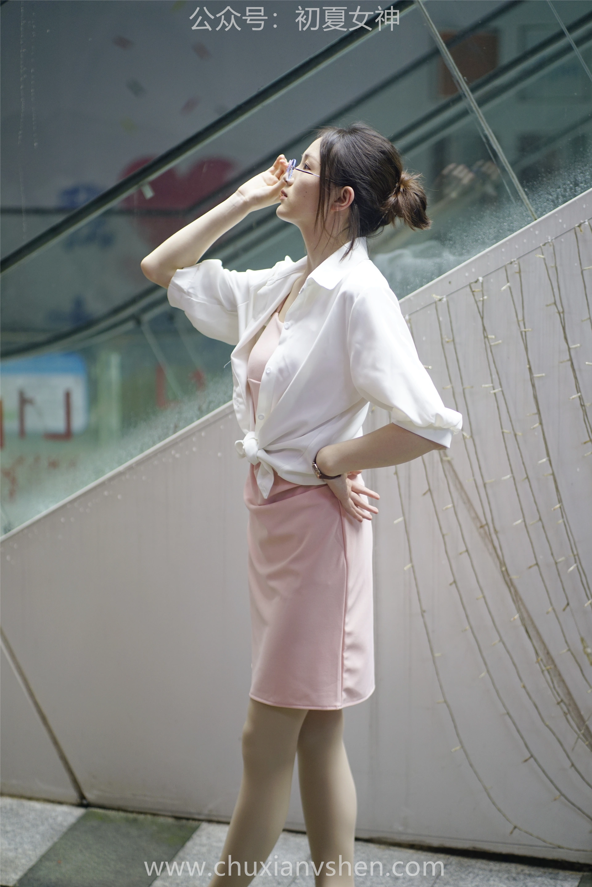 初夏女神 NO.066 大发 周末兼职[226P+1V／7.36GB]