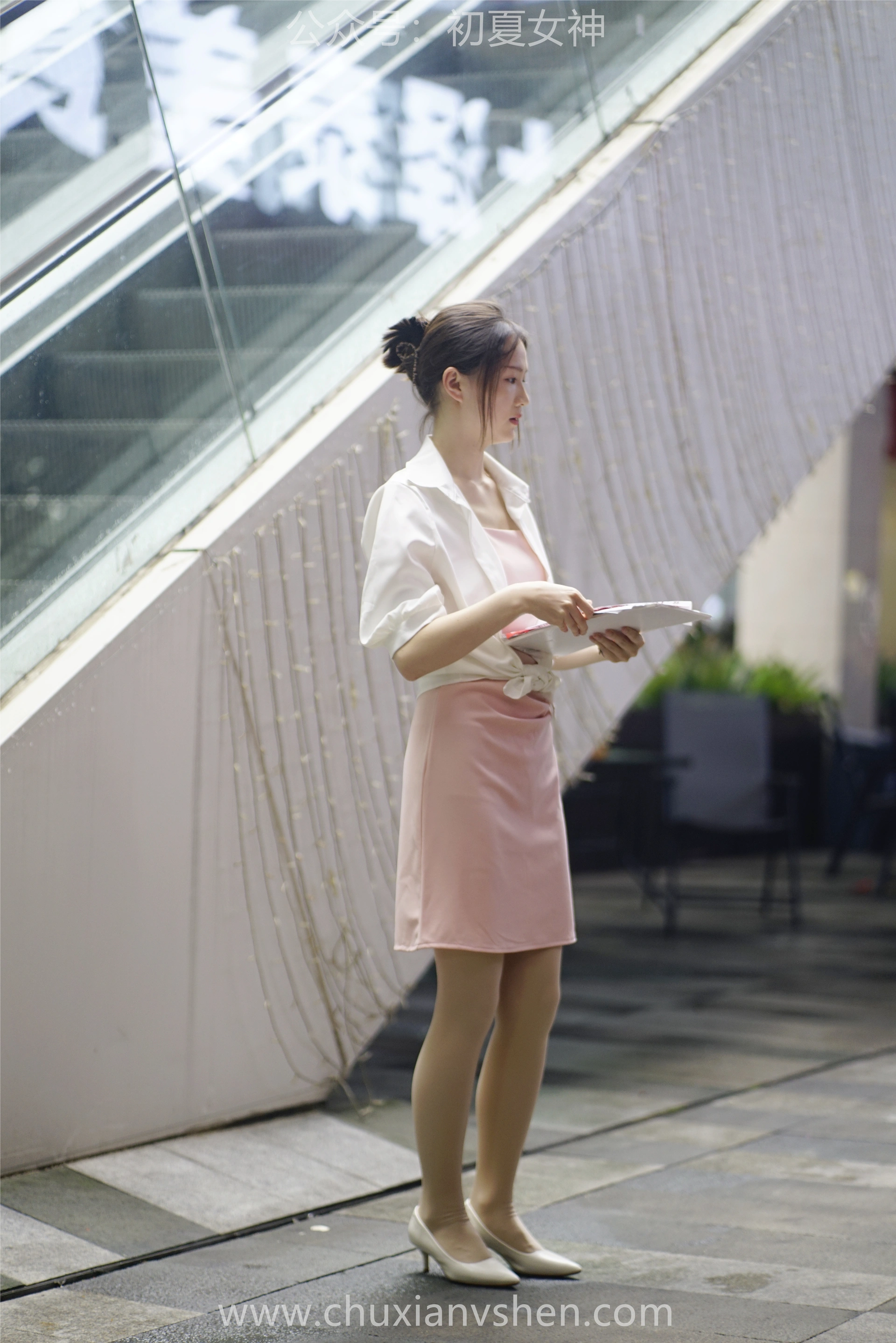 初夏女神 NO.066 大发 周末兼职[226P+1V／7.36GB]