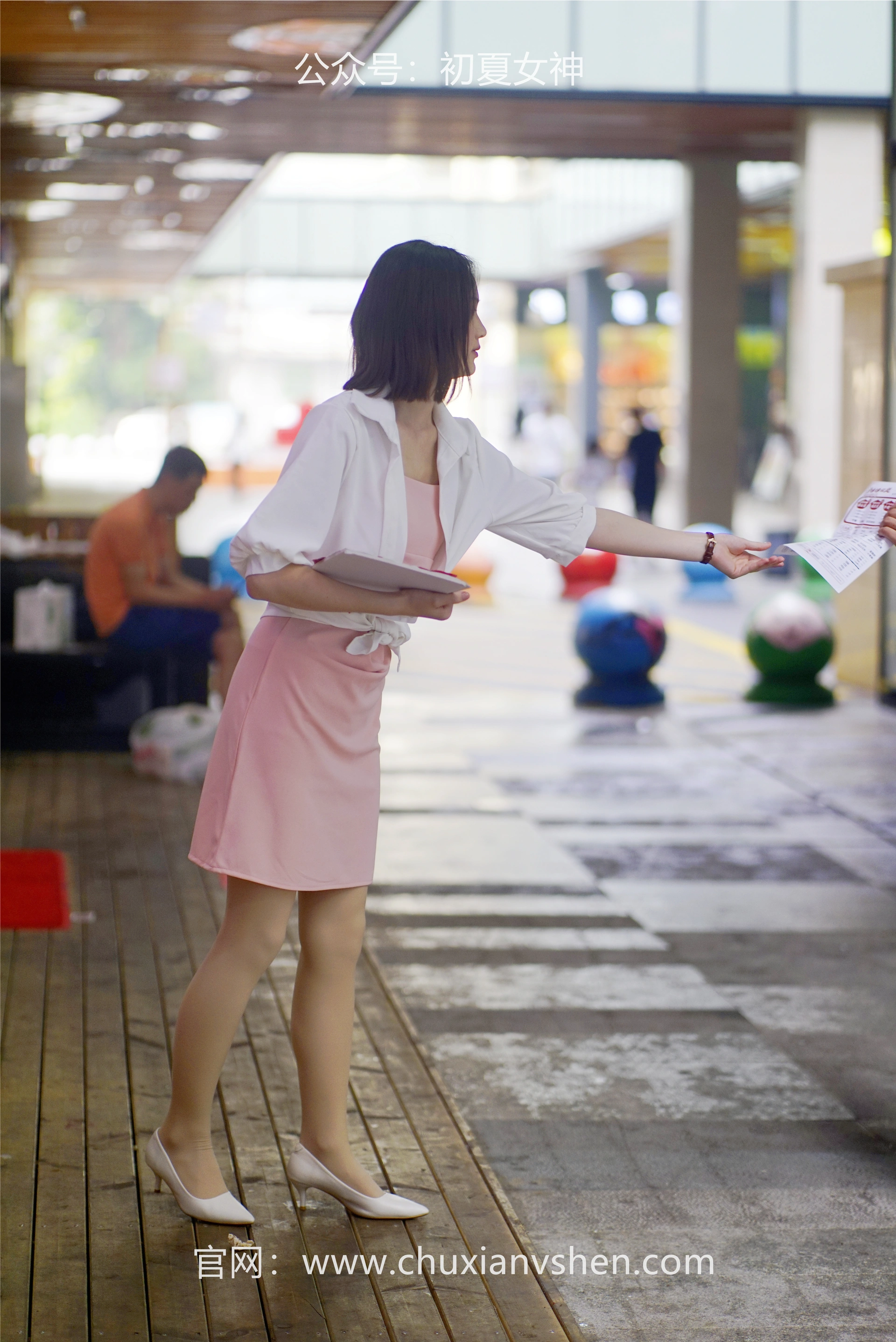 初夏女神 NO.066 大发 周末兼职[226P+1V／7.36GB]