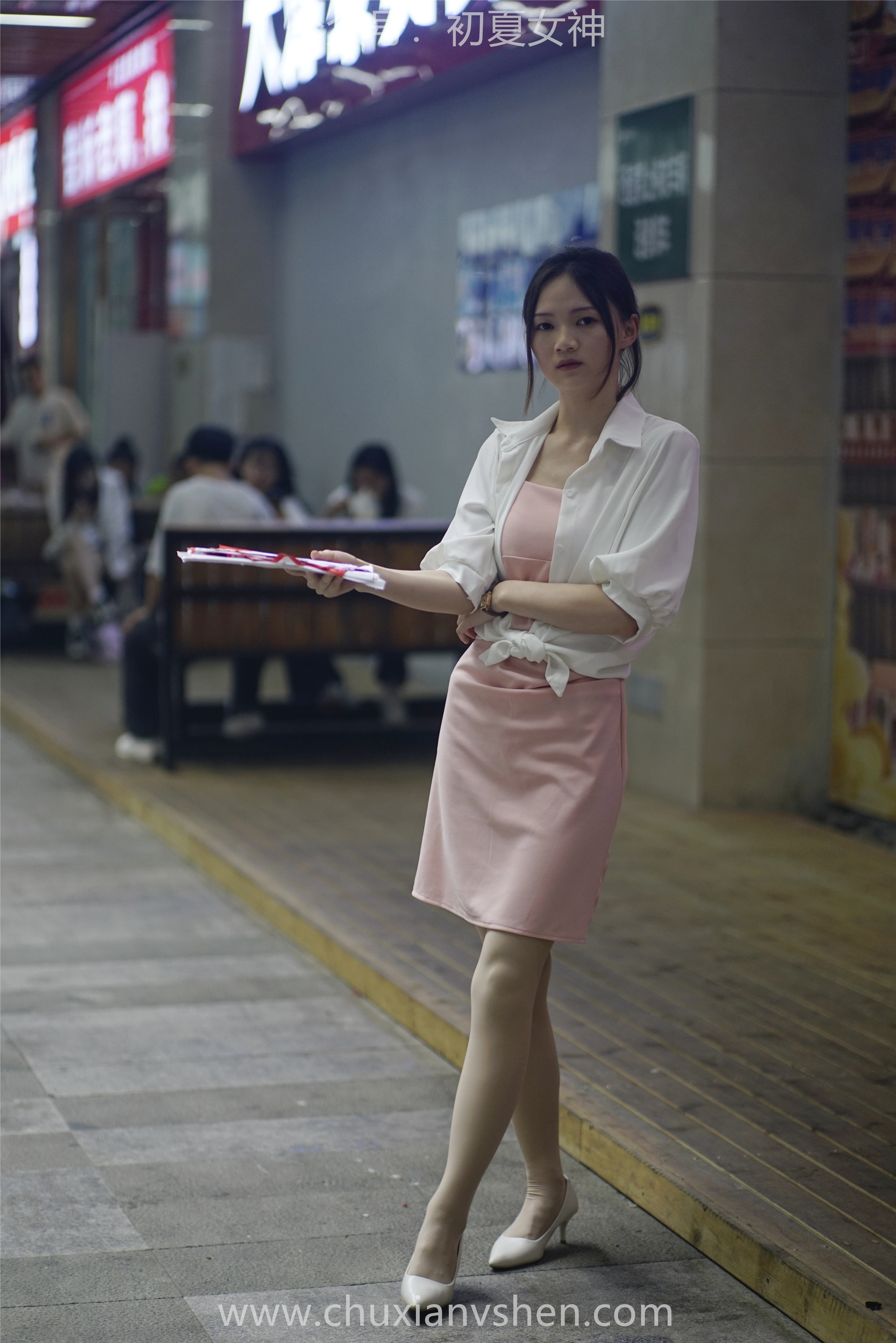 初夏女神 NO.066 大发 周末兼职[226P+1V／7.36GB]
