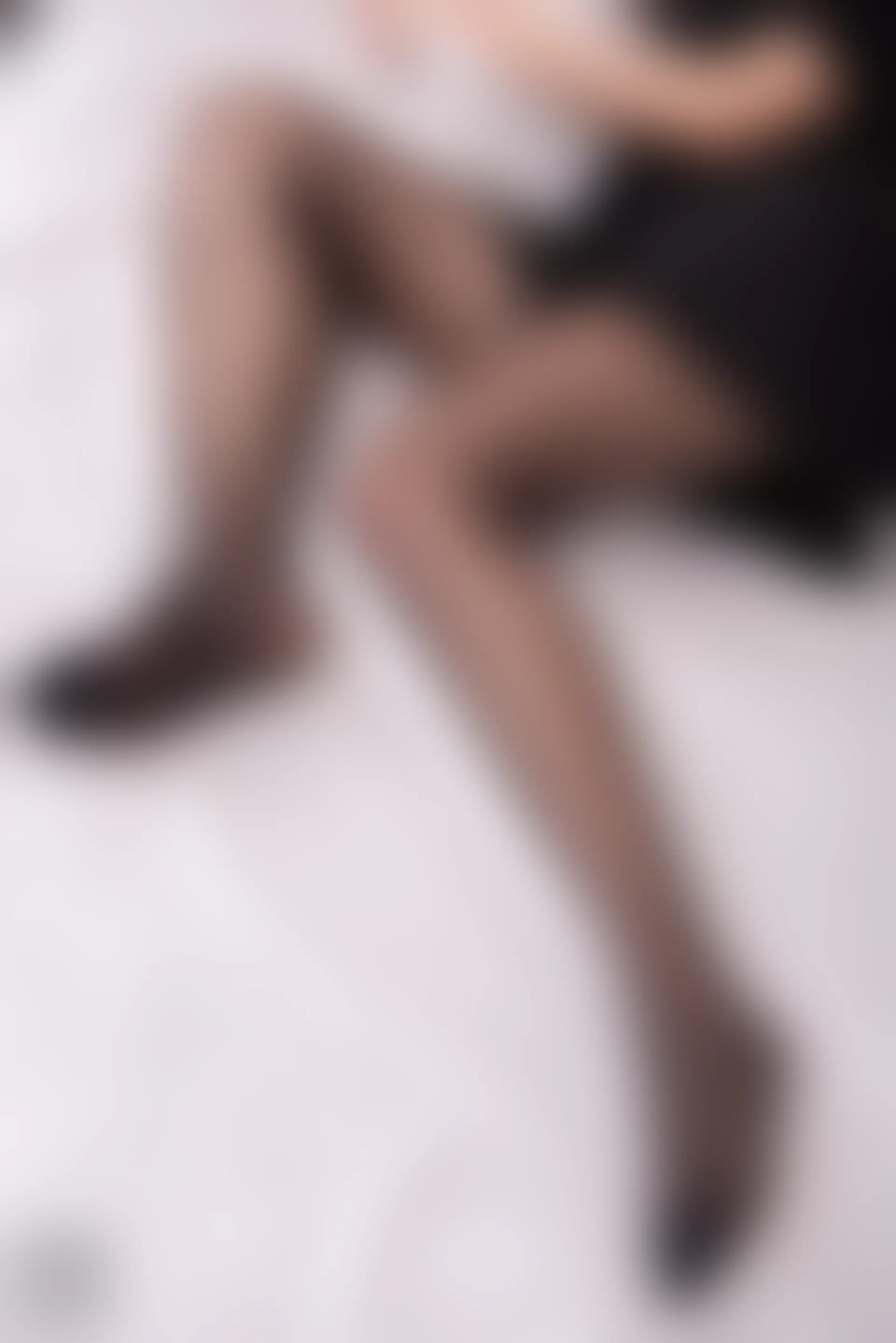 SSA丝社 超清写真 NO.174 蓉蓉 黑色连衣裙黑丝与玩偶互动裸足穿搭示范[135P／1.65GB]
