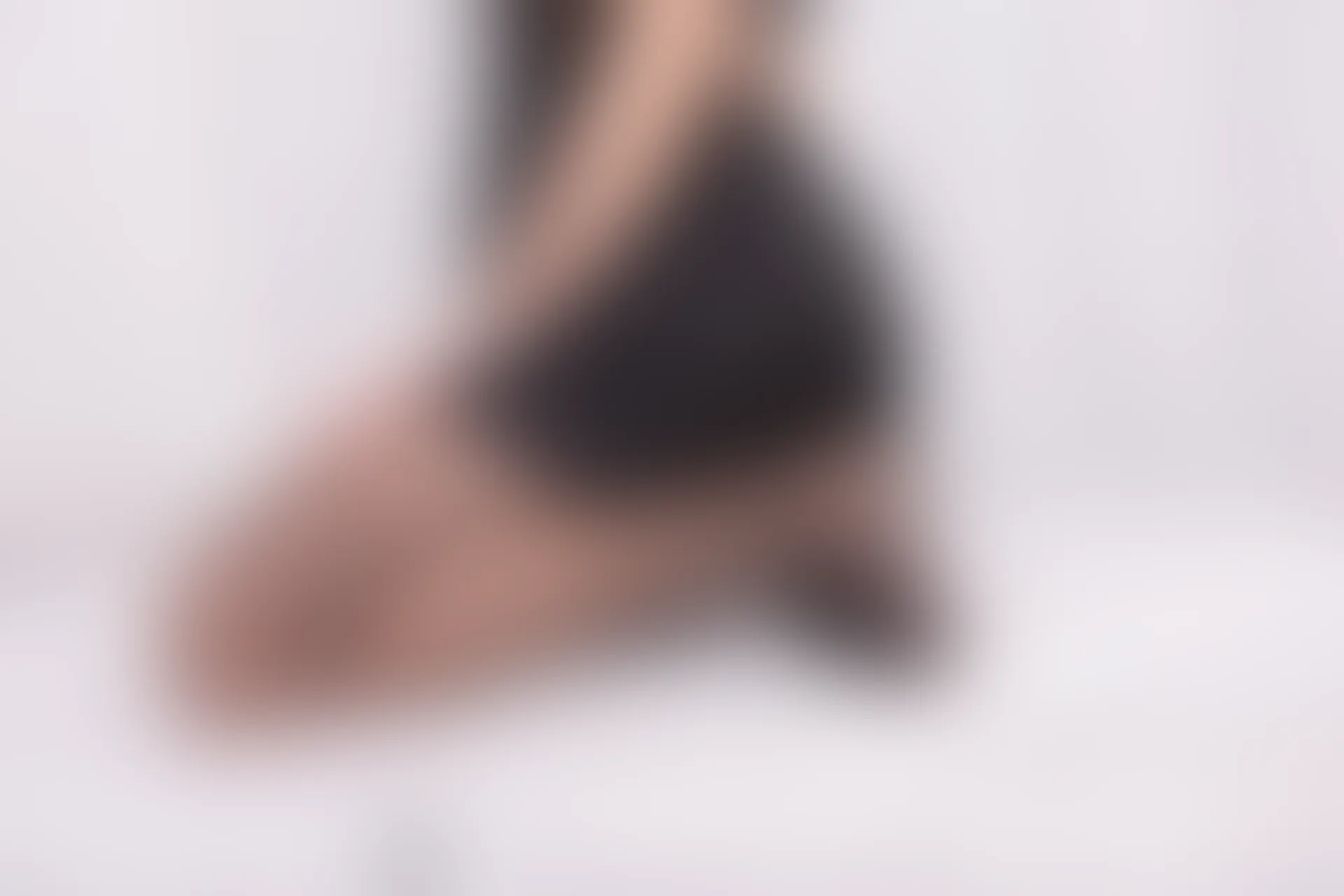 SSA丝社 超清写真 NO.174 蓉蓉 黑色连衣裙黑丝与玩偶互动裸足穿搭示范[135P／1.65GB]