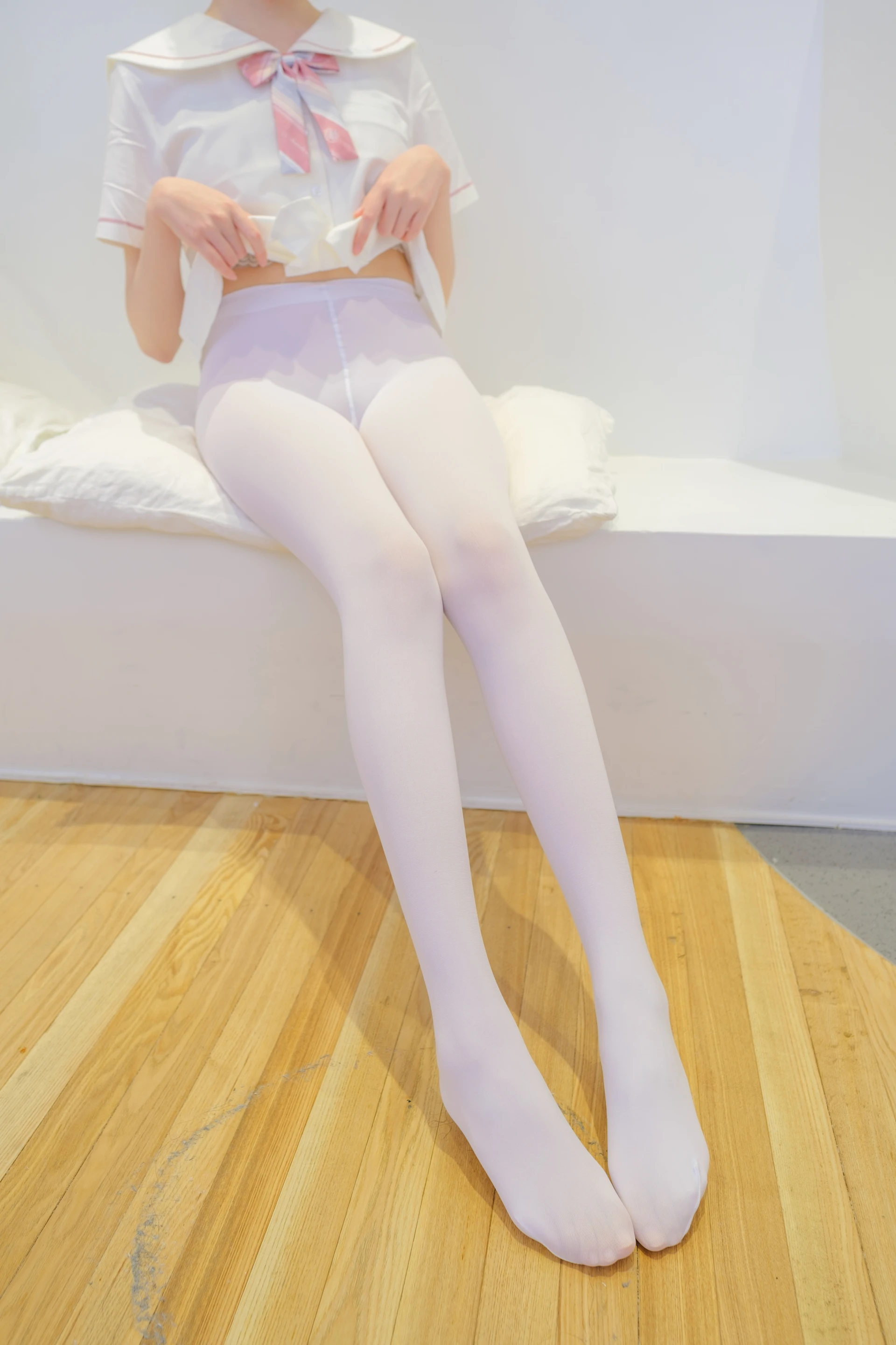 森萝财团 内部VIP系列 微风-03 白丝粉色JK制服 [109P1V-3.1G]