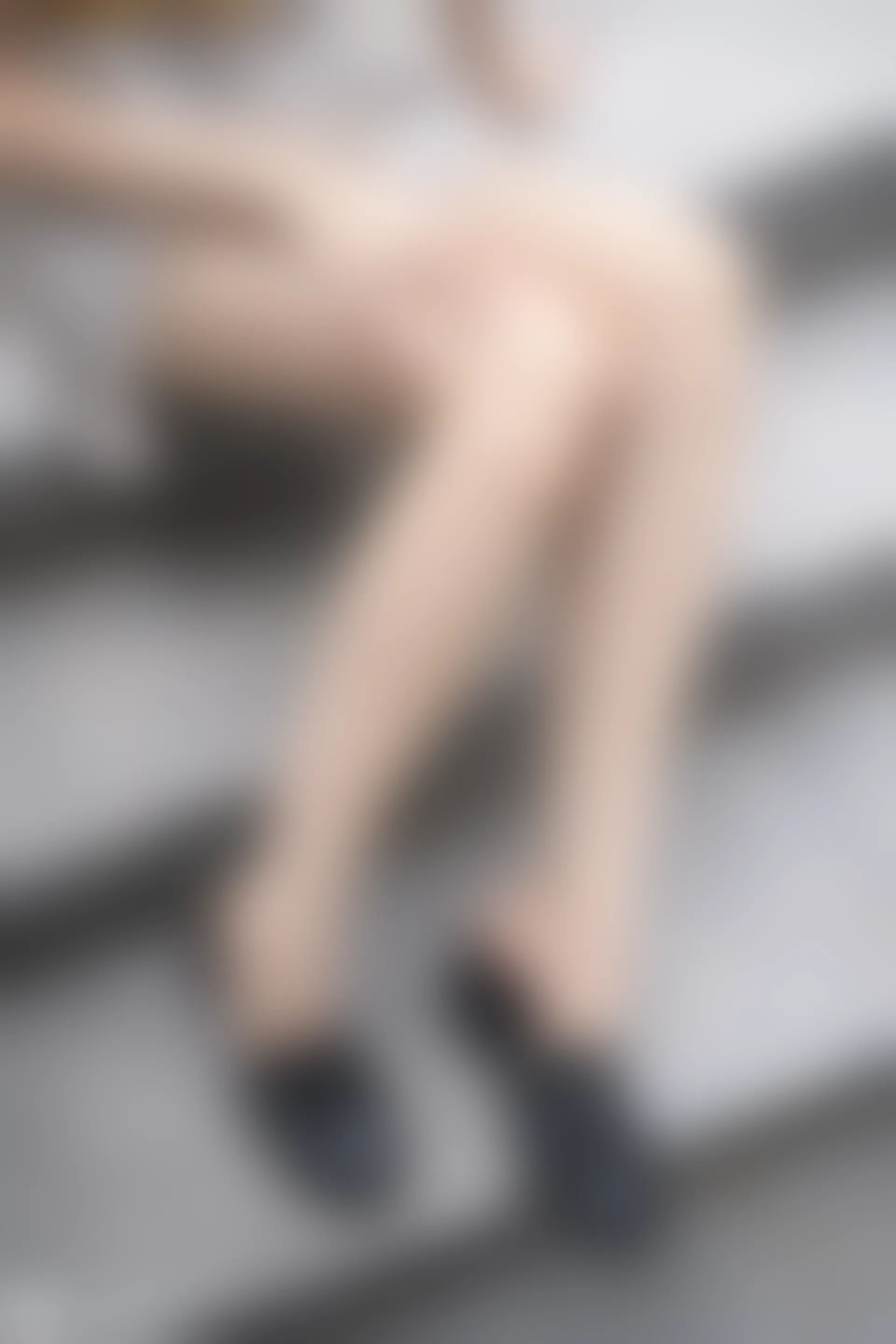 C19.004 楼梯上的果腿格裙 [40P-96MB]