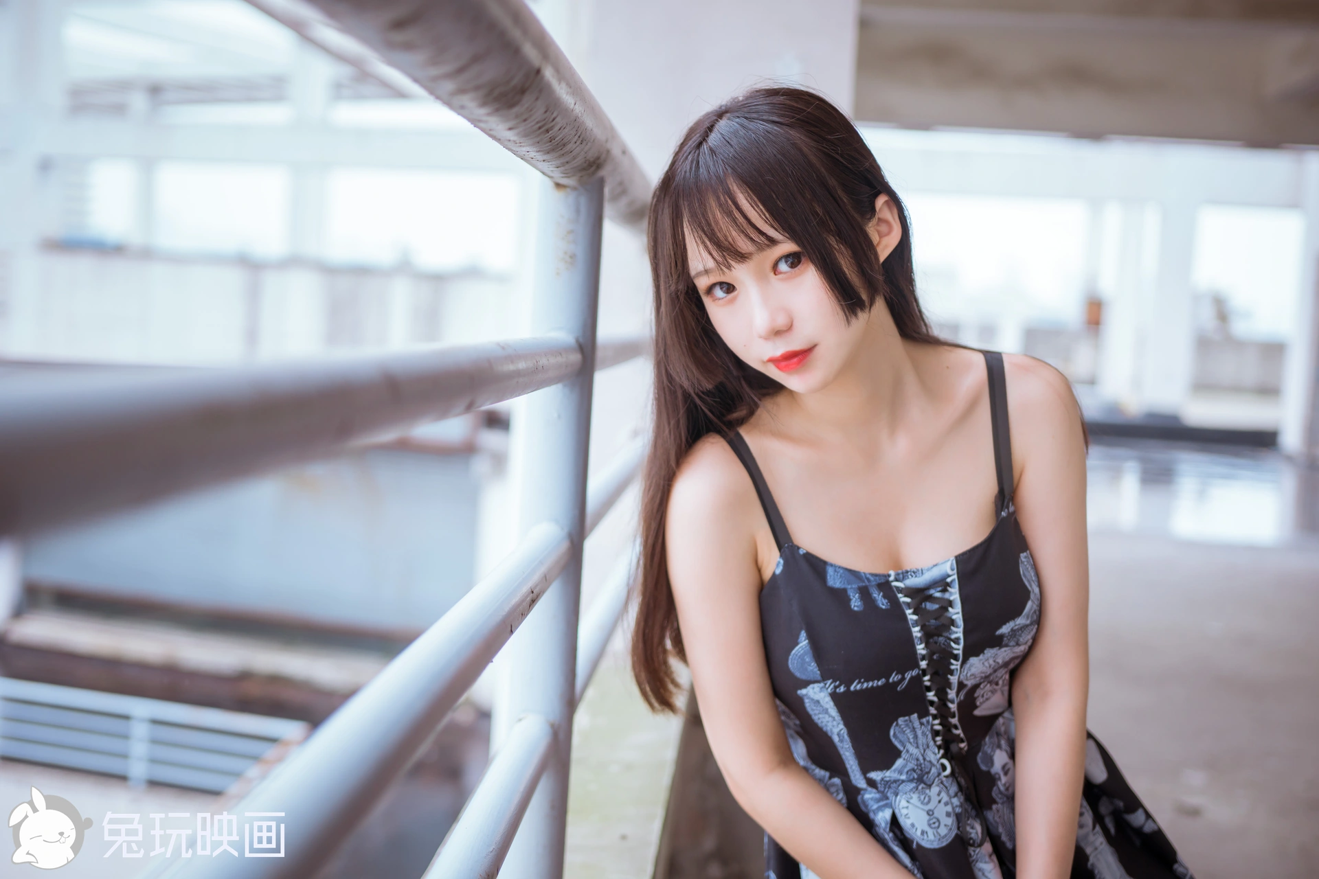 D54.002 吊带连衣裙 [49P-385MB]