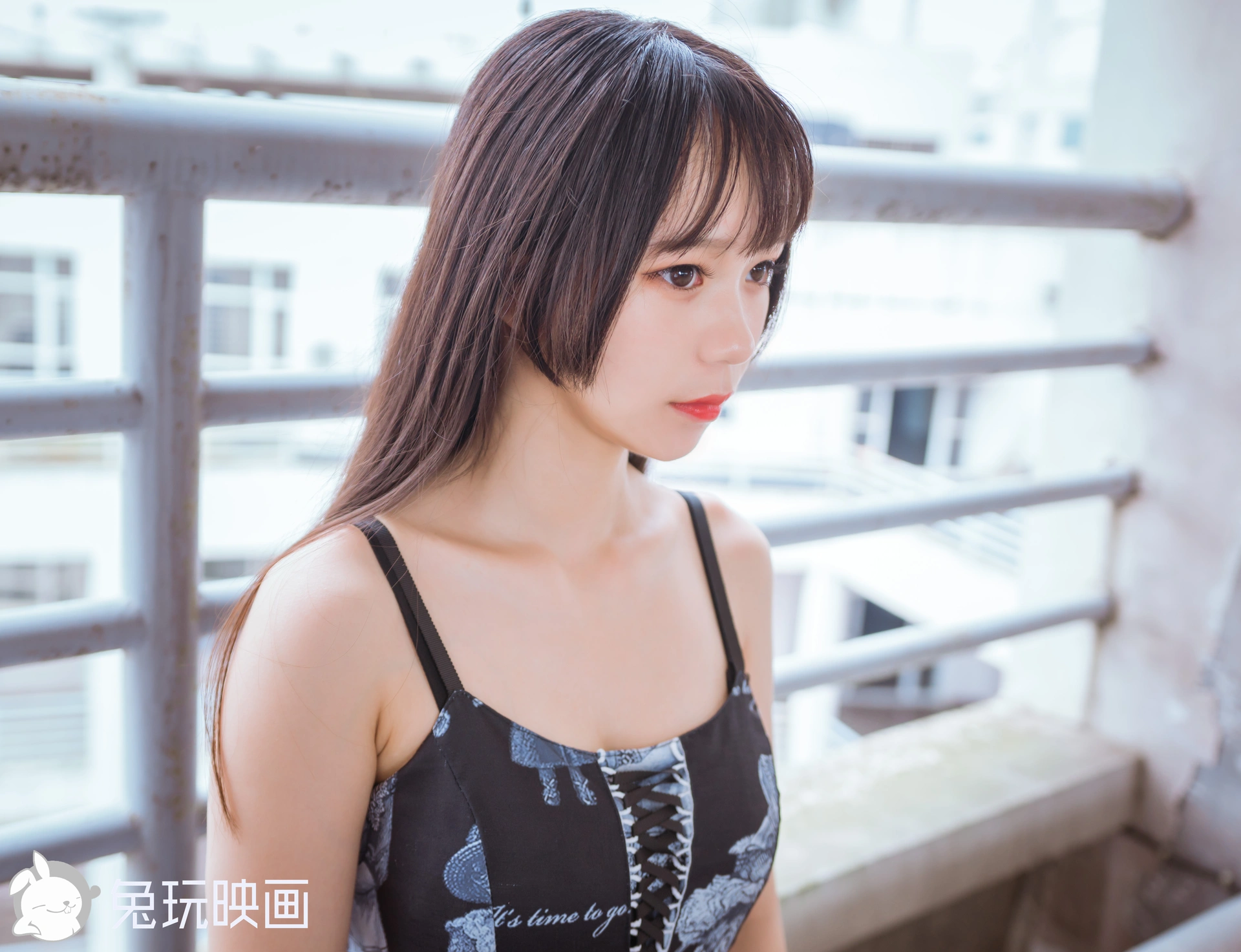 D54.002 吊带连衣裙 [49P-385MB]