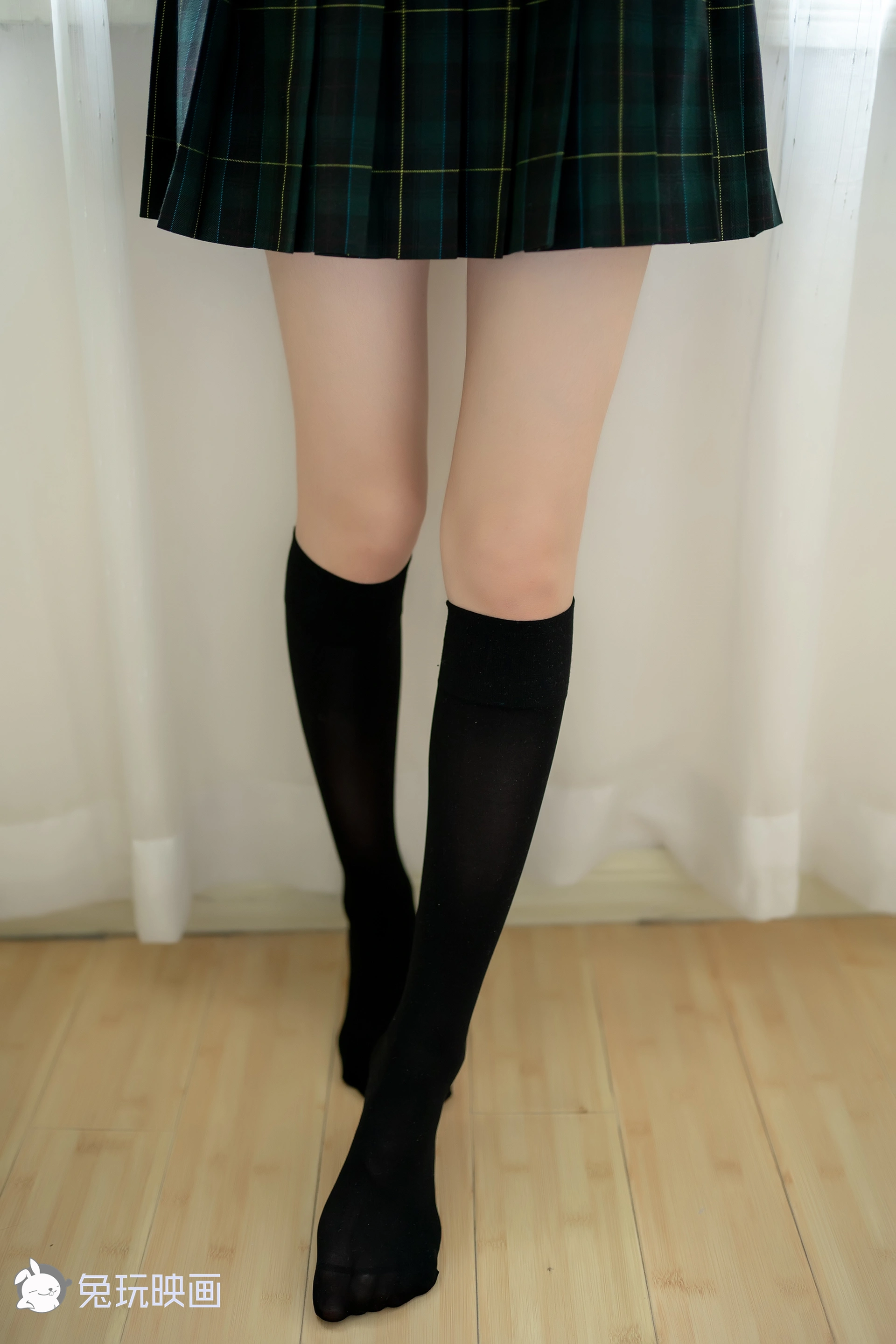 C02.007 在床上打滚 [43P-80MB]