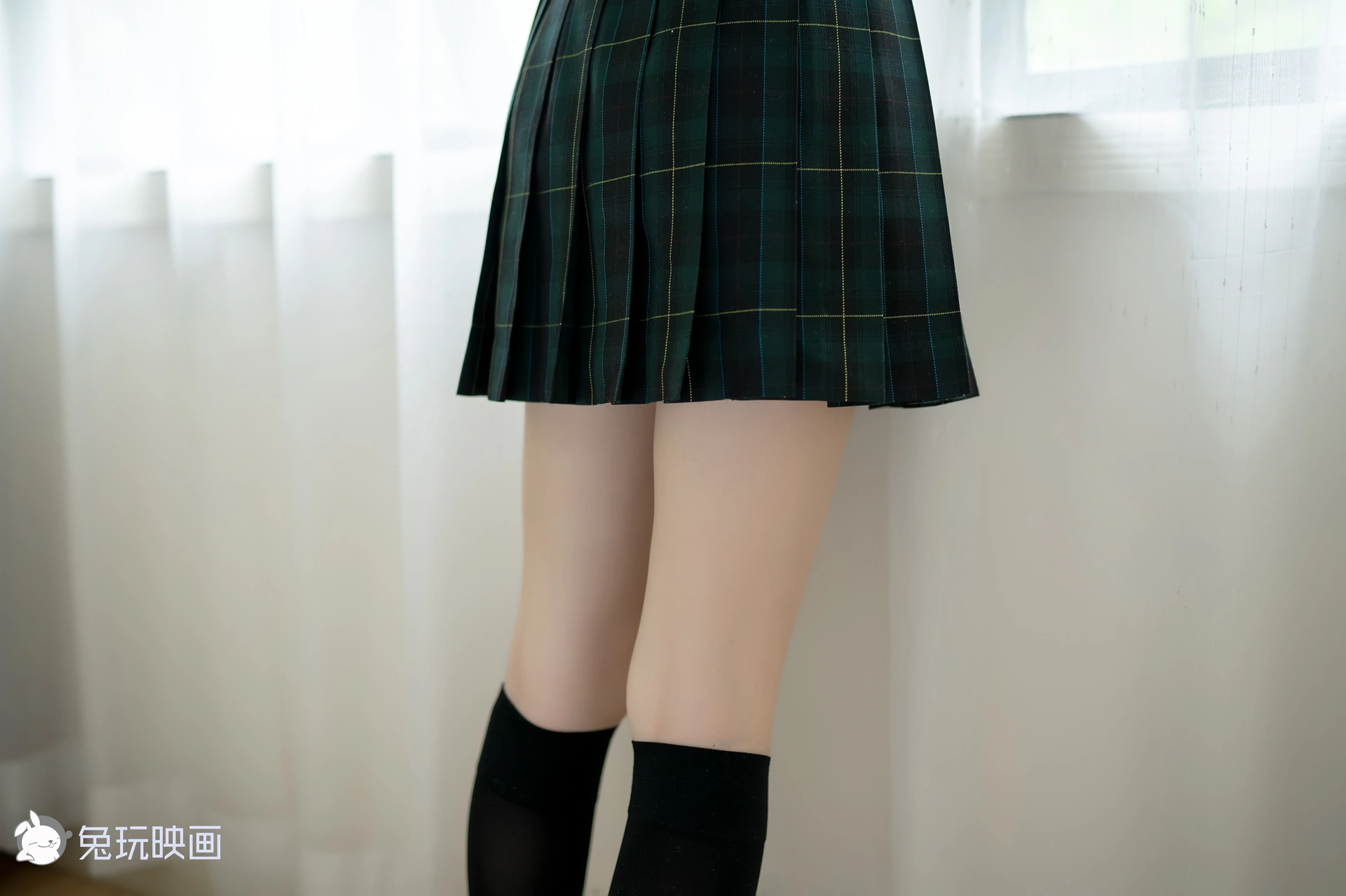 C02.007 在床上打滚 [43P-80MB]