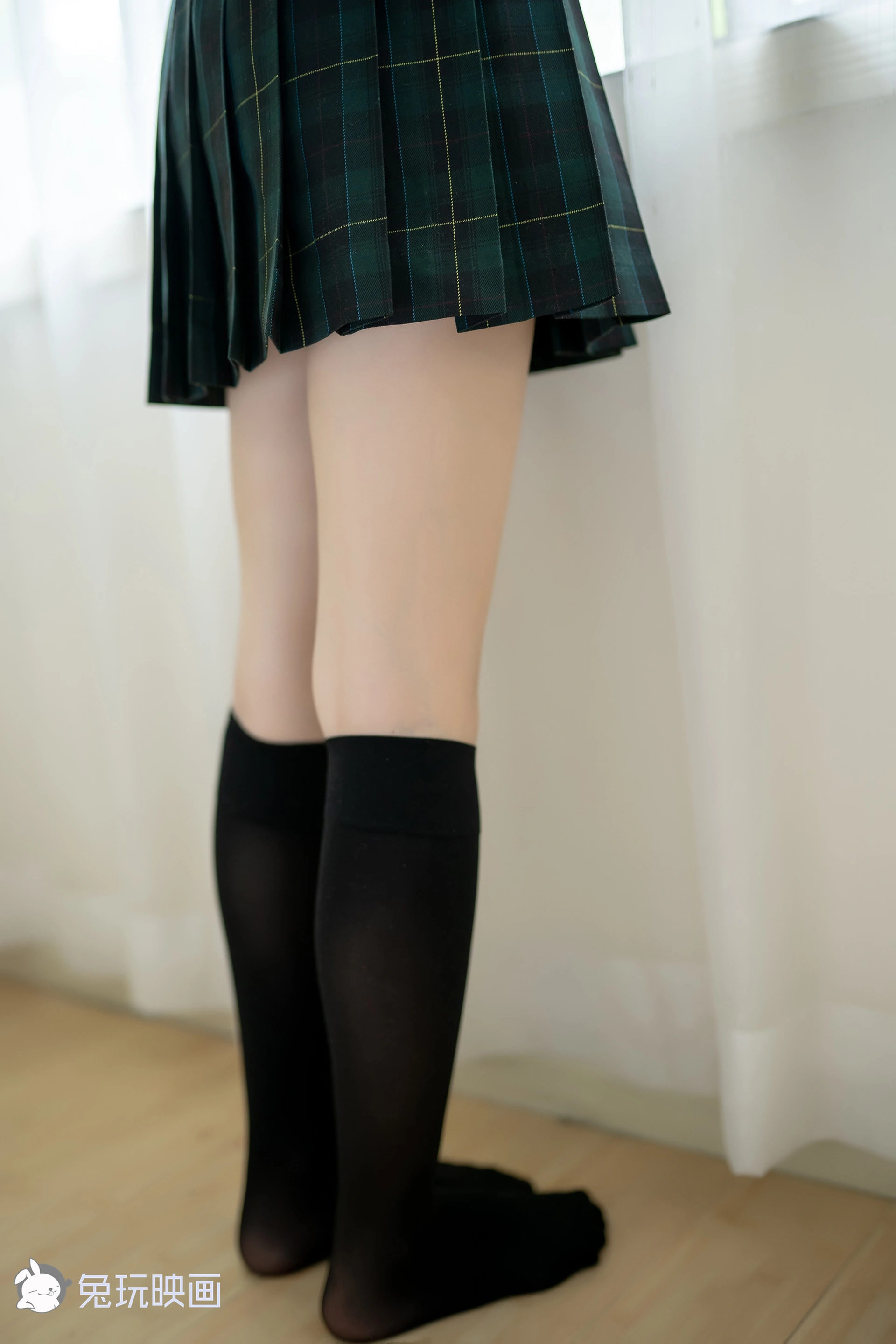 C02.007 在床上打滚 [43P-80MB]