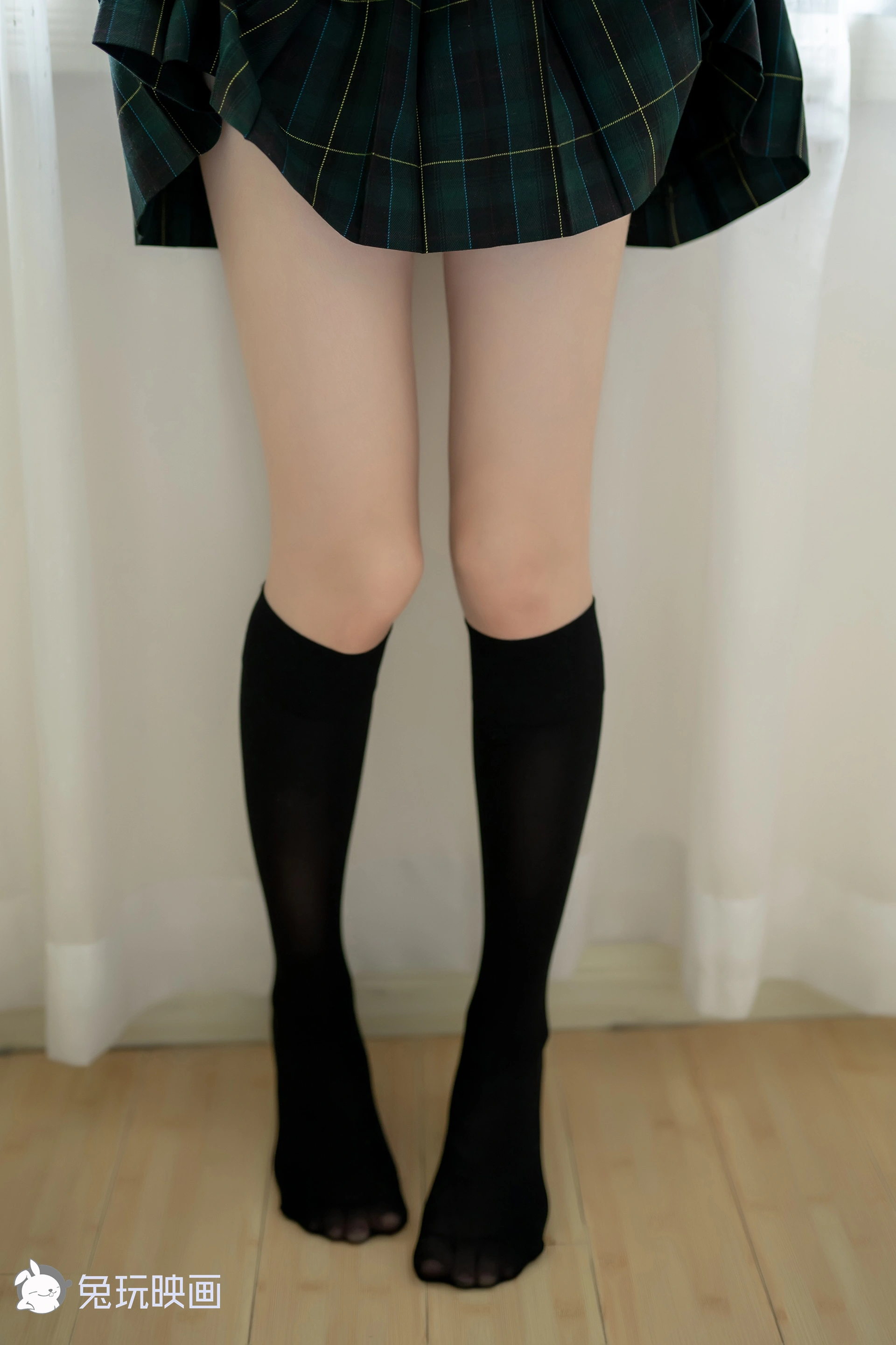 C02.007 在床上打滚 [43P-80MB]