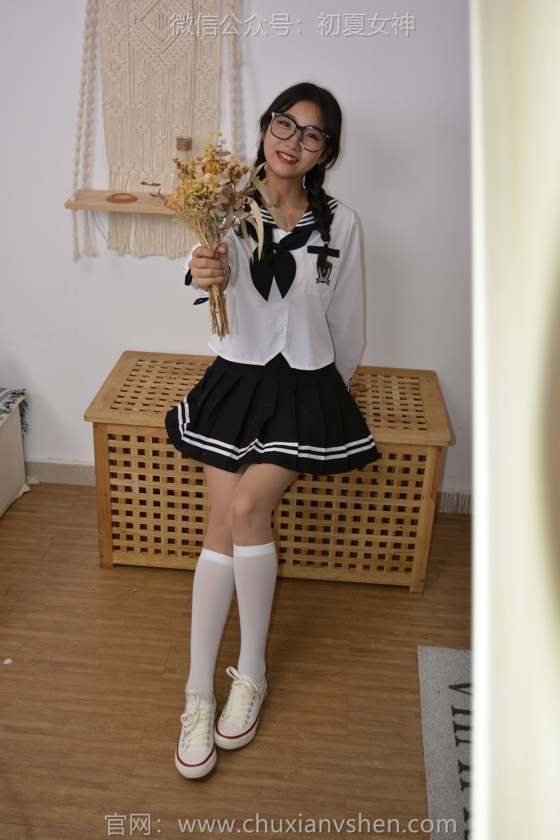 初夏女神 NO.112 点点 黑白海军服[140P+1V／3.56GB]