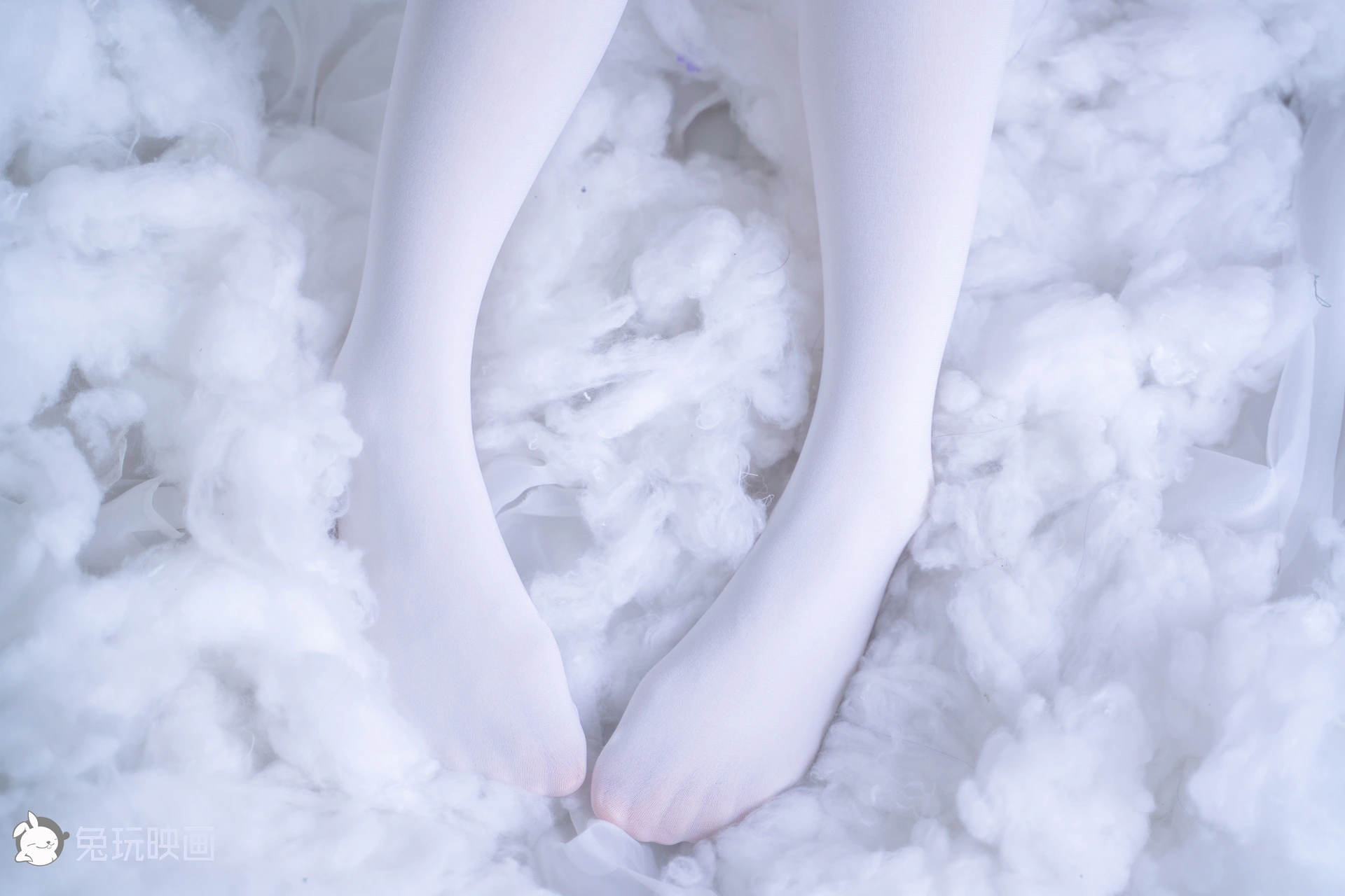 C00.004 红裙与白丝 [44P-996MB]