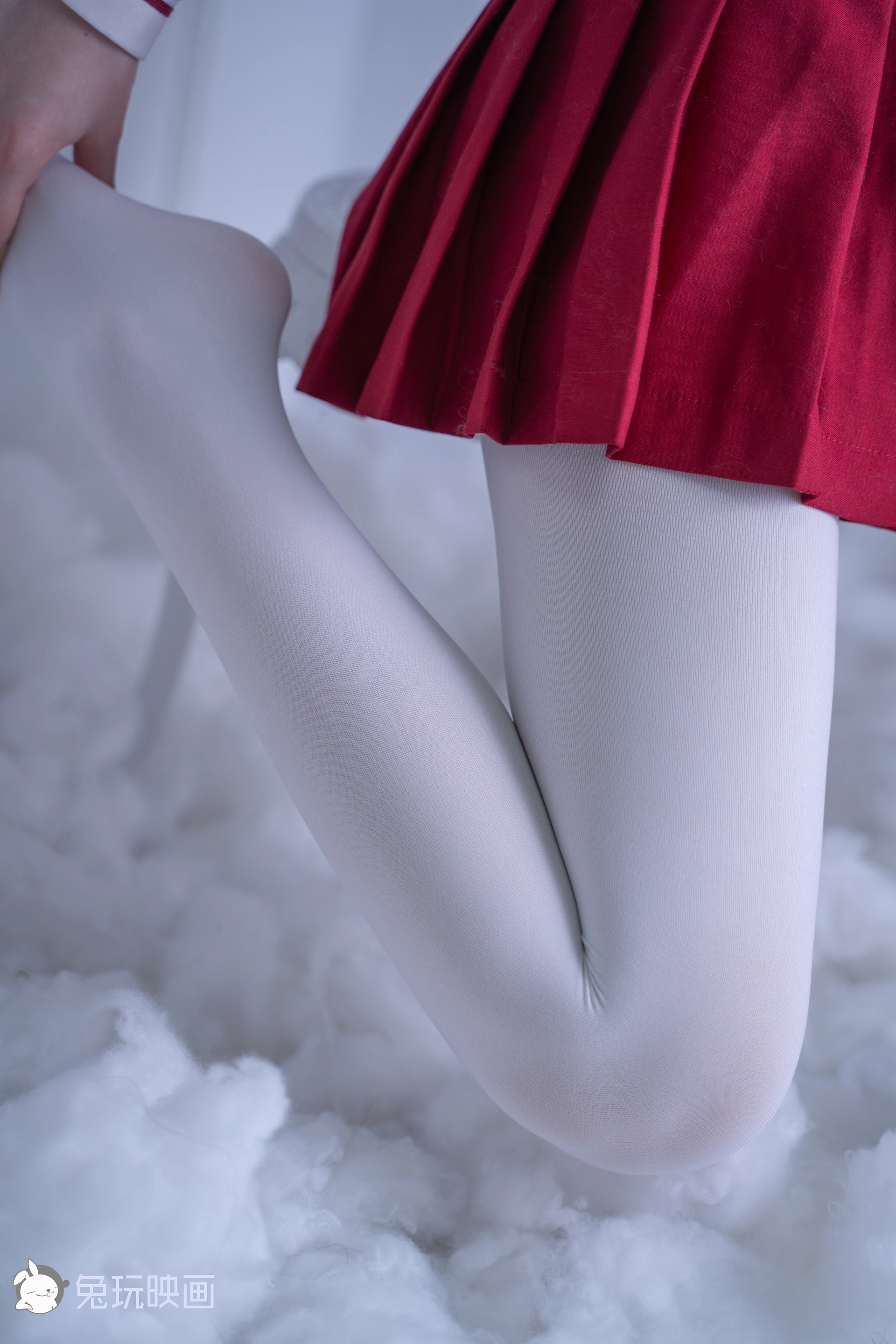 C00.004 红裙与白丝 [44P-996MB]