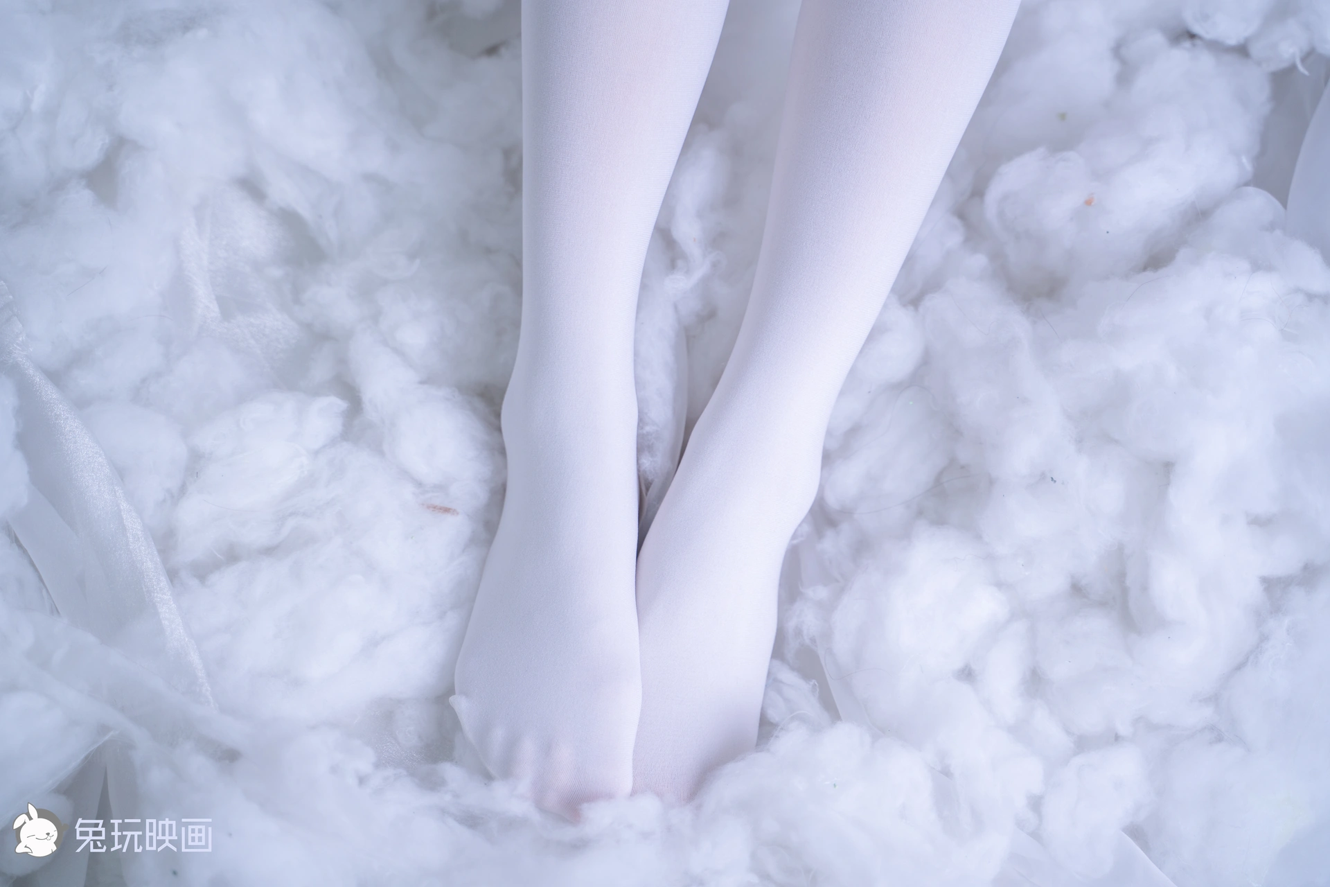 C00.004 红裙与白丝 [44P-996MB]