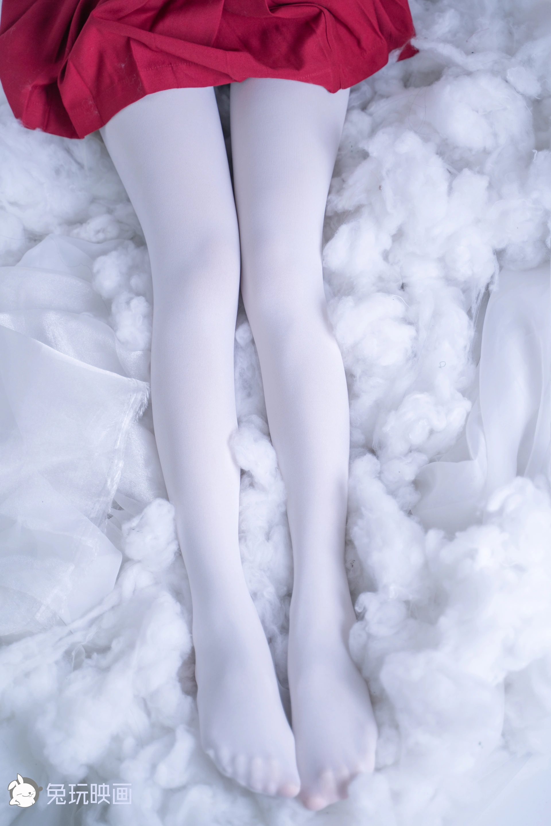 C00.004 红裙与白丝 [44P-996MB]
