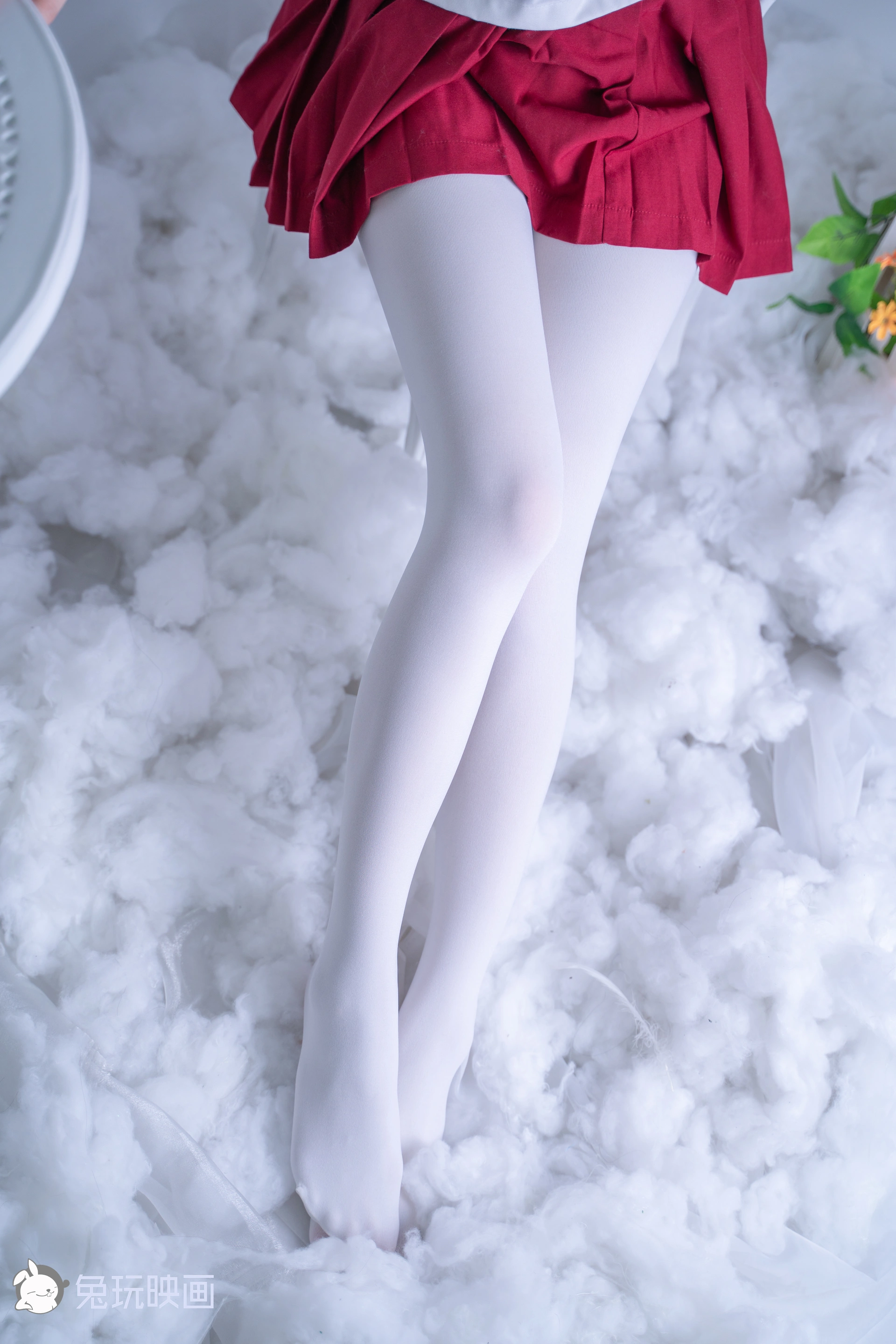 C00.004 红裙与白丝 [44P-996MB]