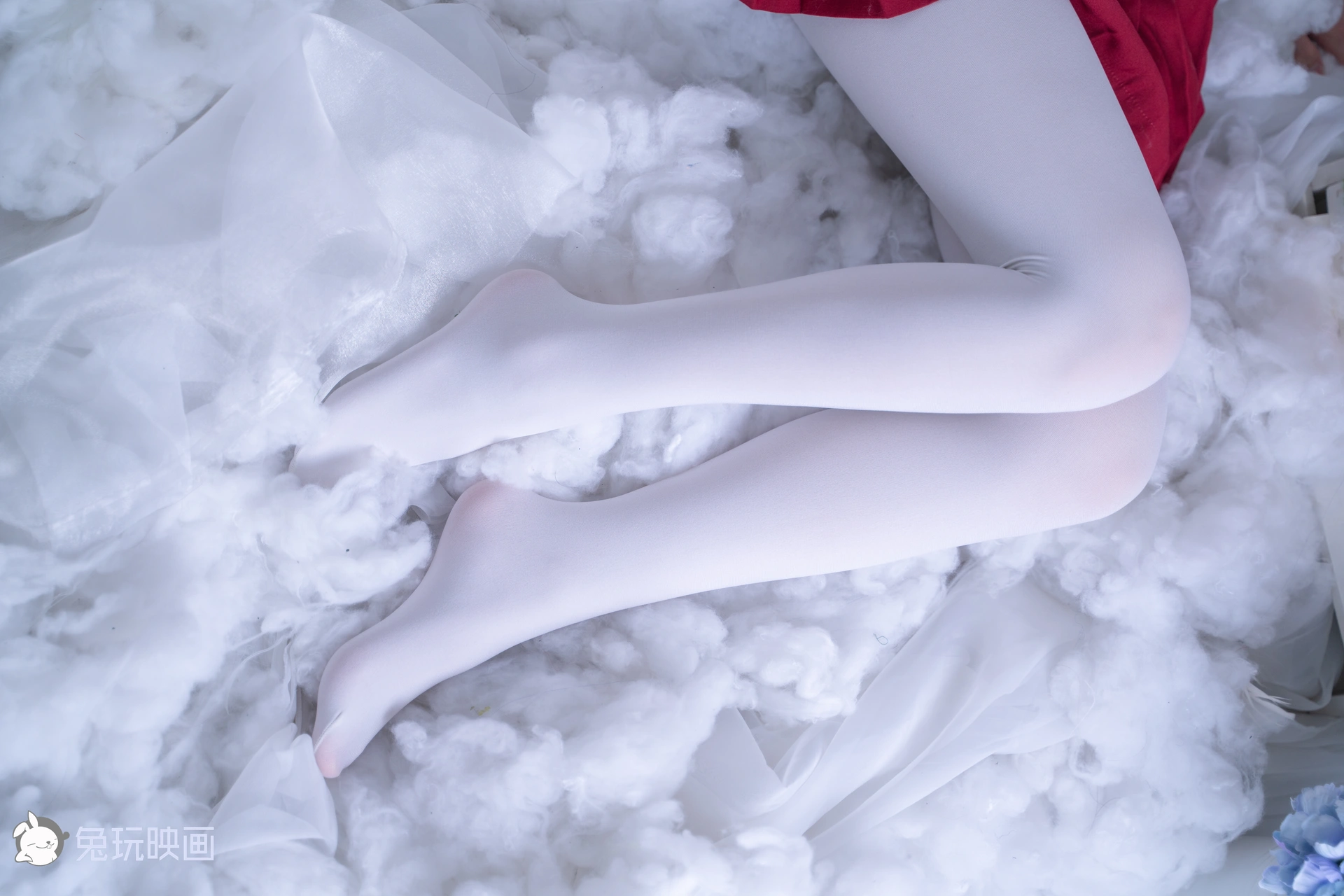 C00.004 红裙与白丝 [44P-996MB]