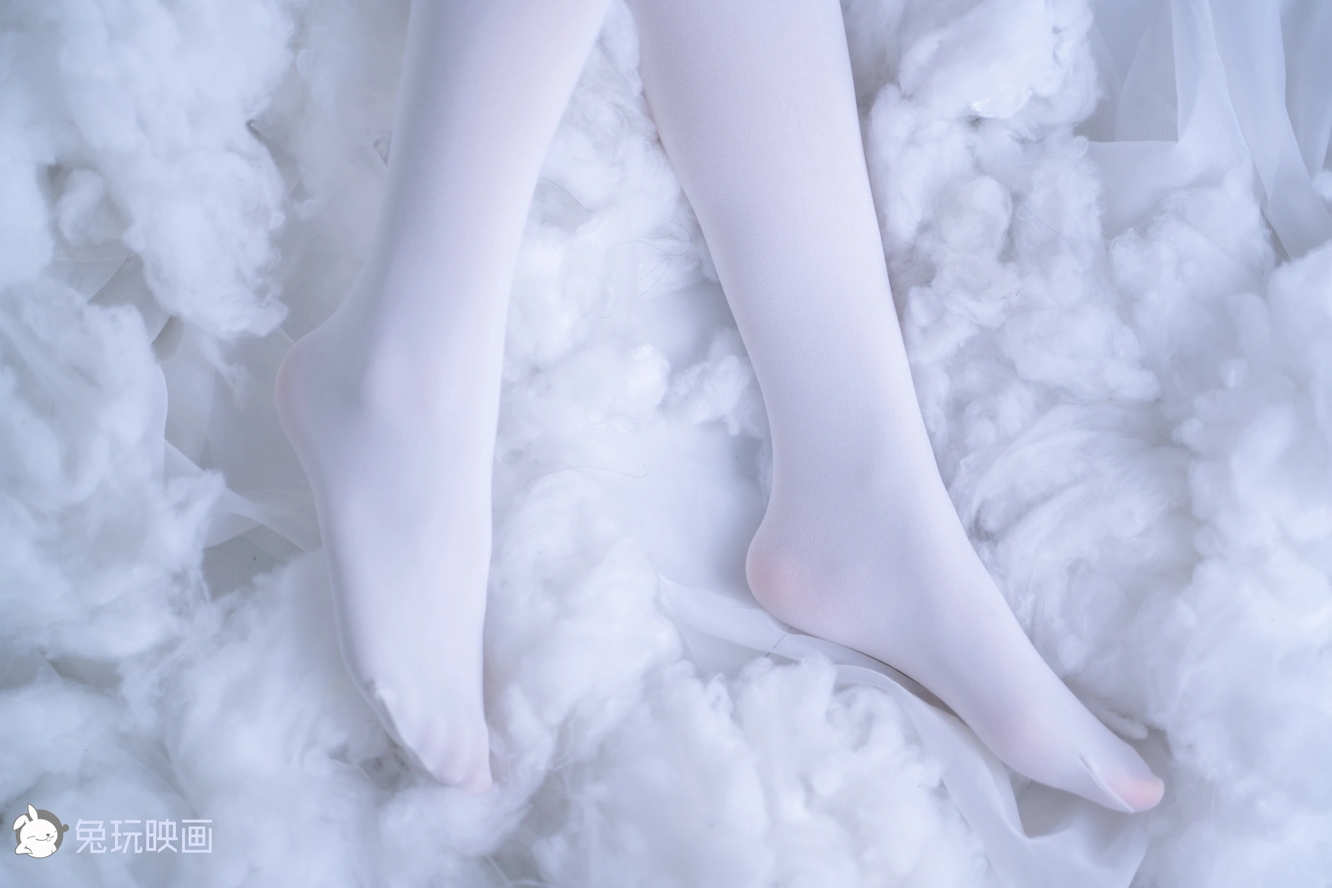 C00.004 红裙与白丝 [44P-996MB]