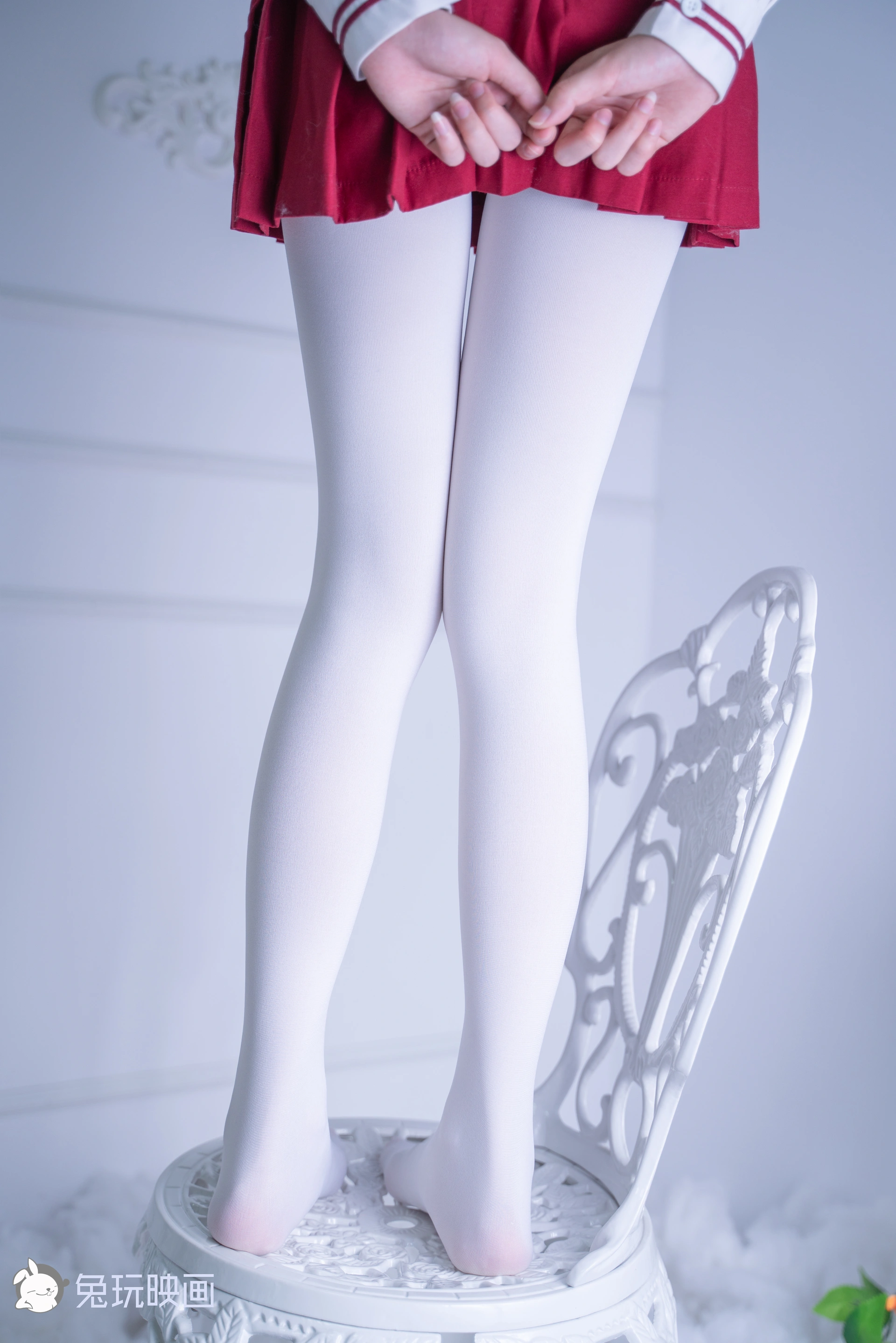 C00.004 红裙与白丝 [44P-996MB]