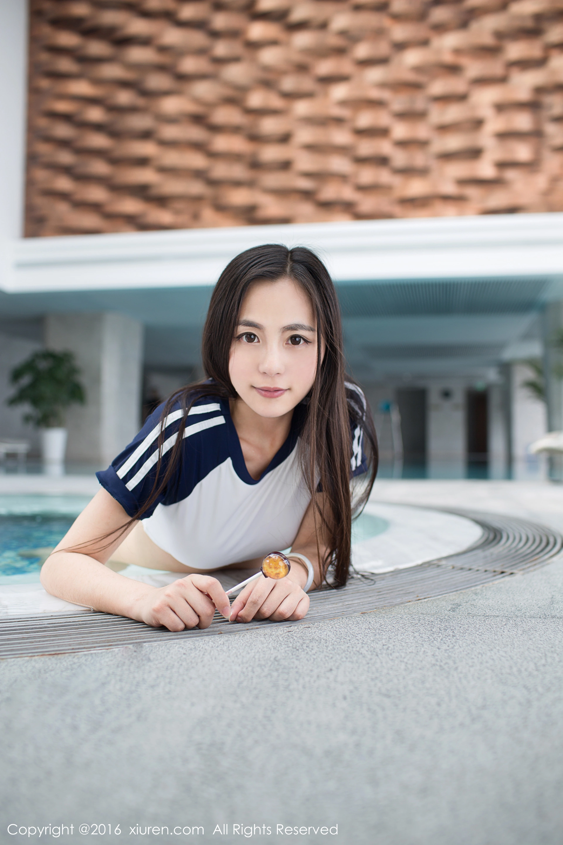 XiuRen秀人网 2016.05.09 No.521 Moa小姐 性感厨娘+比基尼写真套图