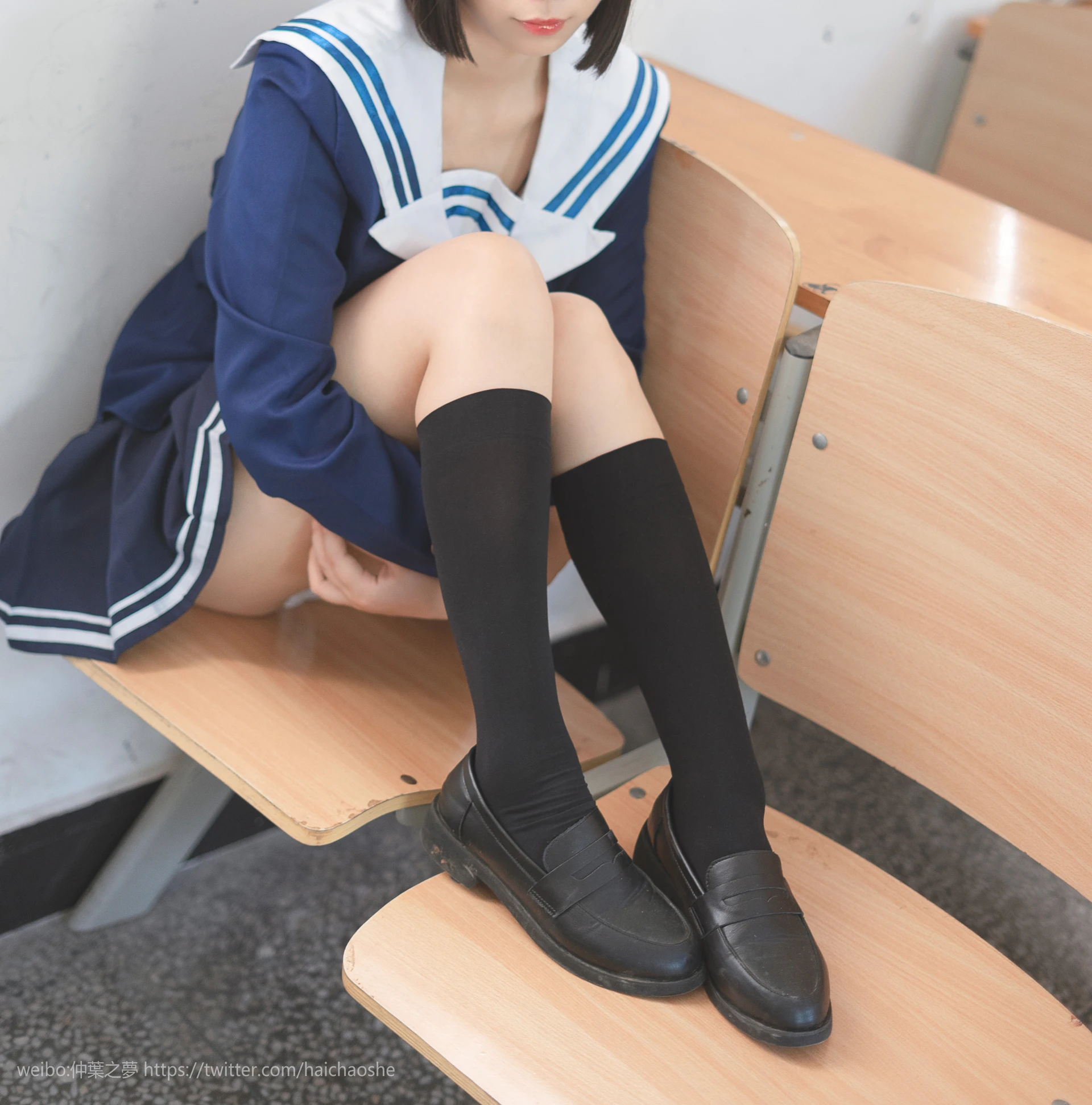 轻兰映画 Grand.013 [71P-391M]校服, 美腿, 美足, 轻兰映画, 黑丝