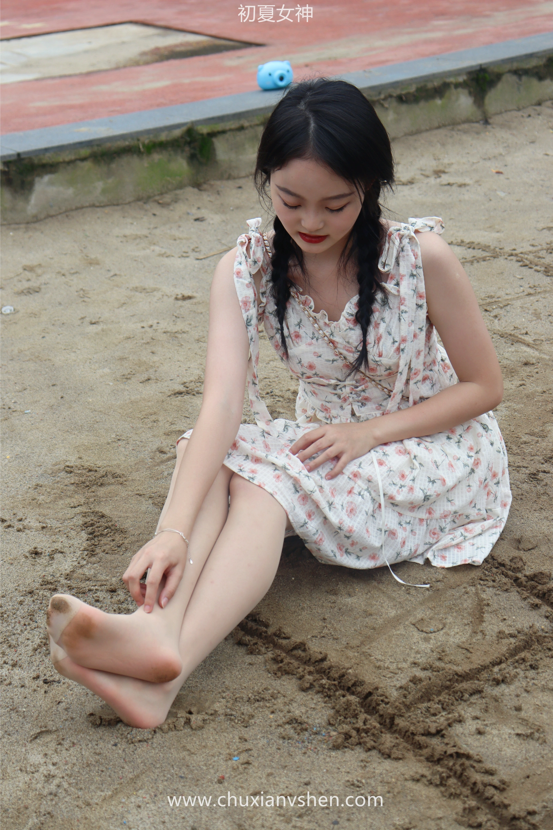 初夏女神 NO.050 双双 公园游玩[221P+1V／7.29GB]