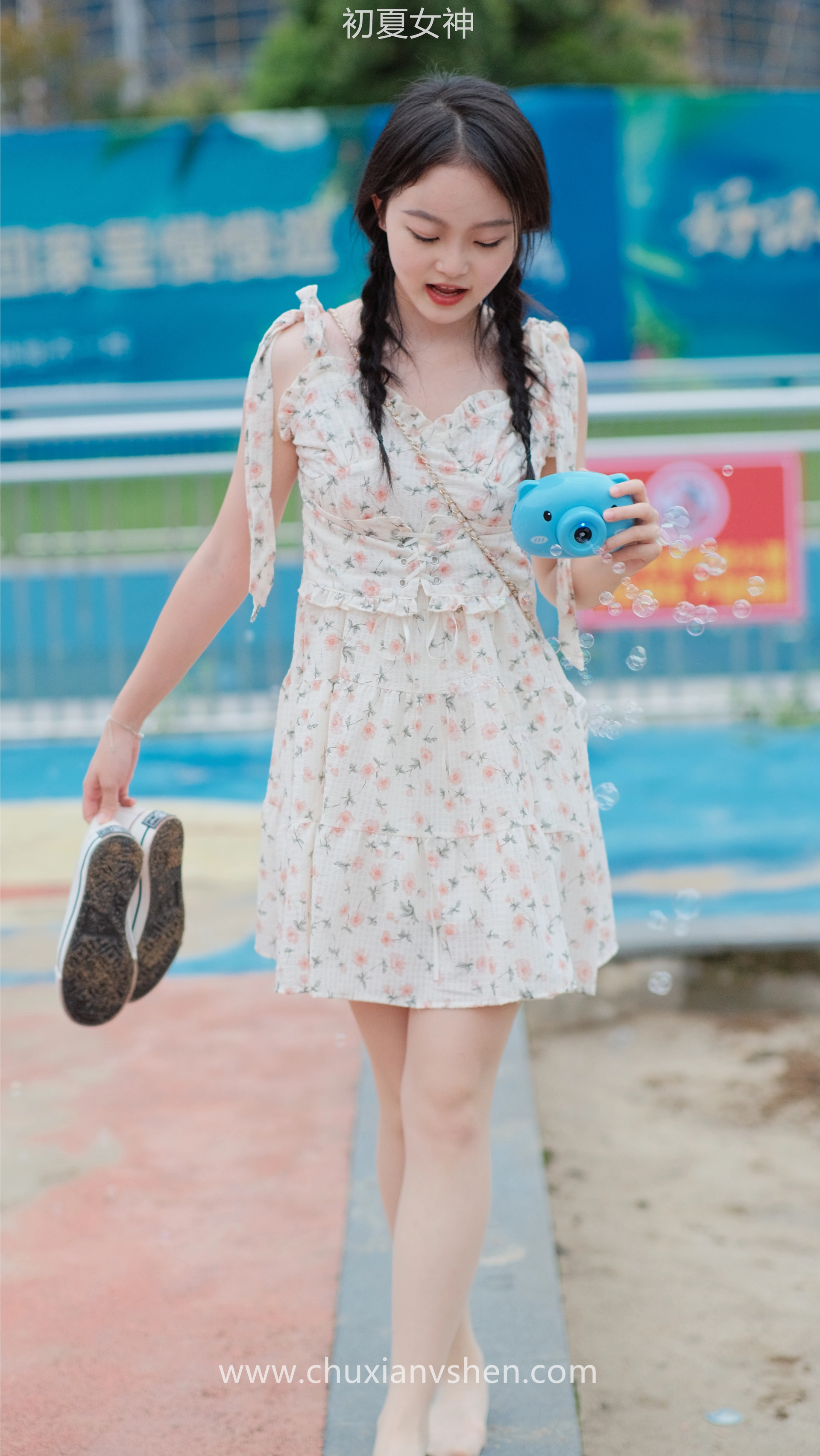 初夏女神 NO.050 双双 公园游玩[221P+1V／7.29GB]