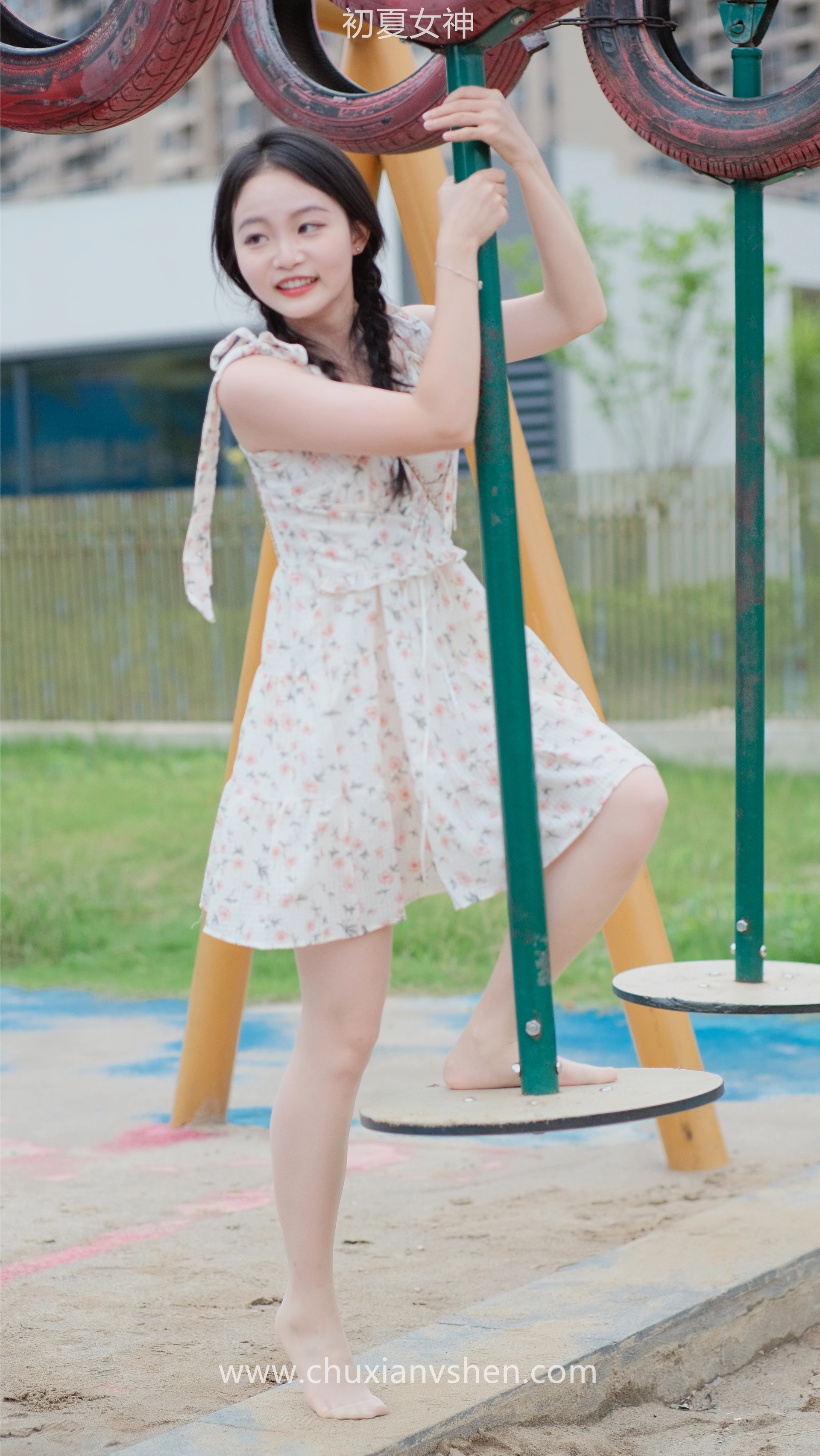 初夏女神 NO.050 双双 公园游玩[221P+1V／7.29GB]