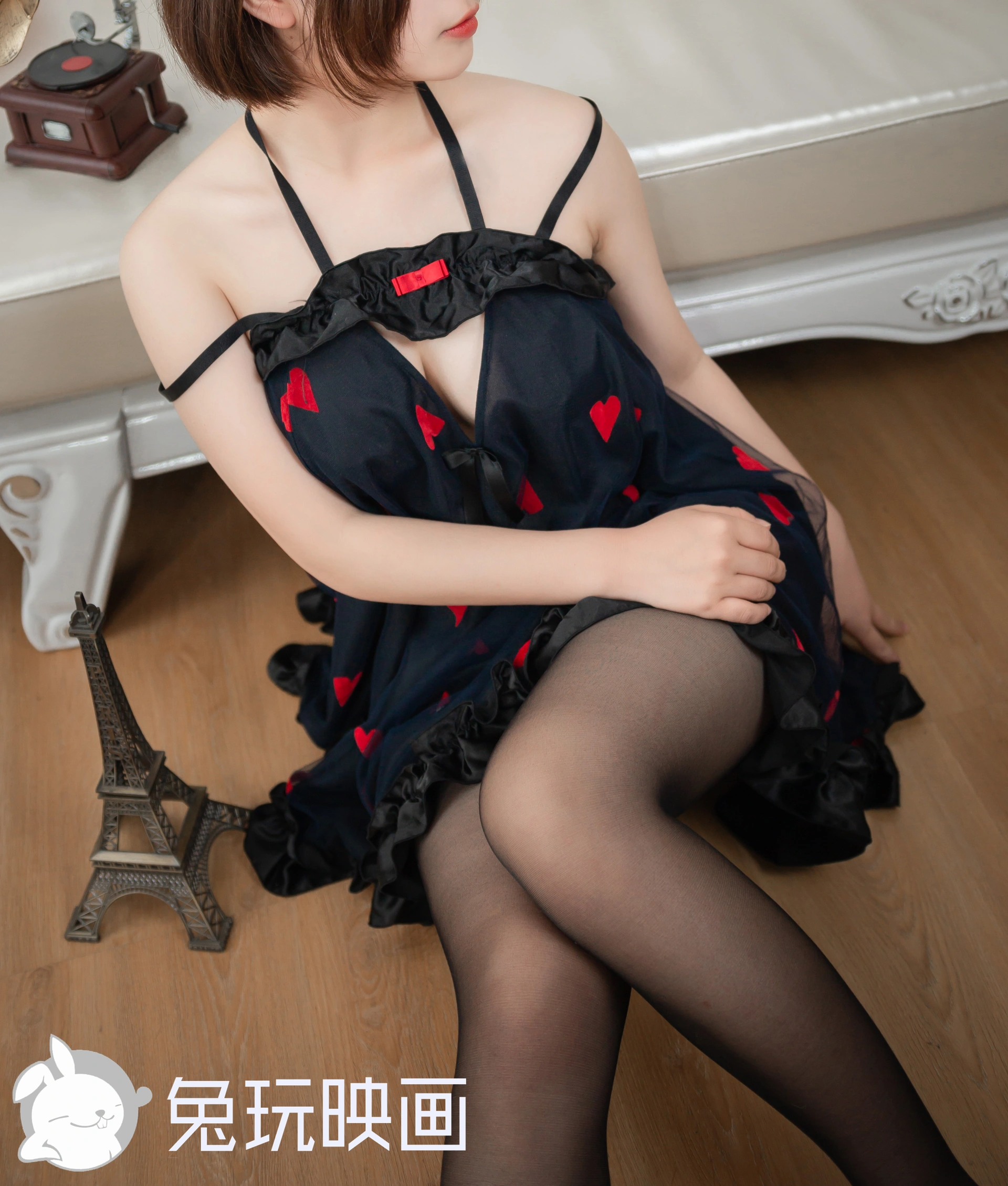 C33.006 桃子的吊带睡衣 [40P-272MB]